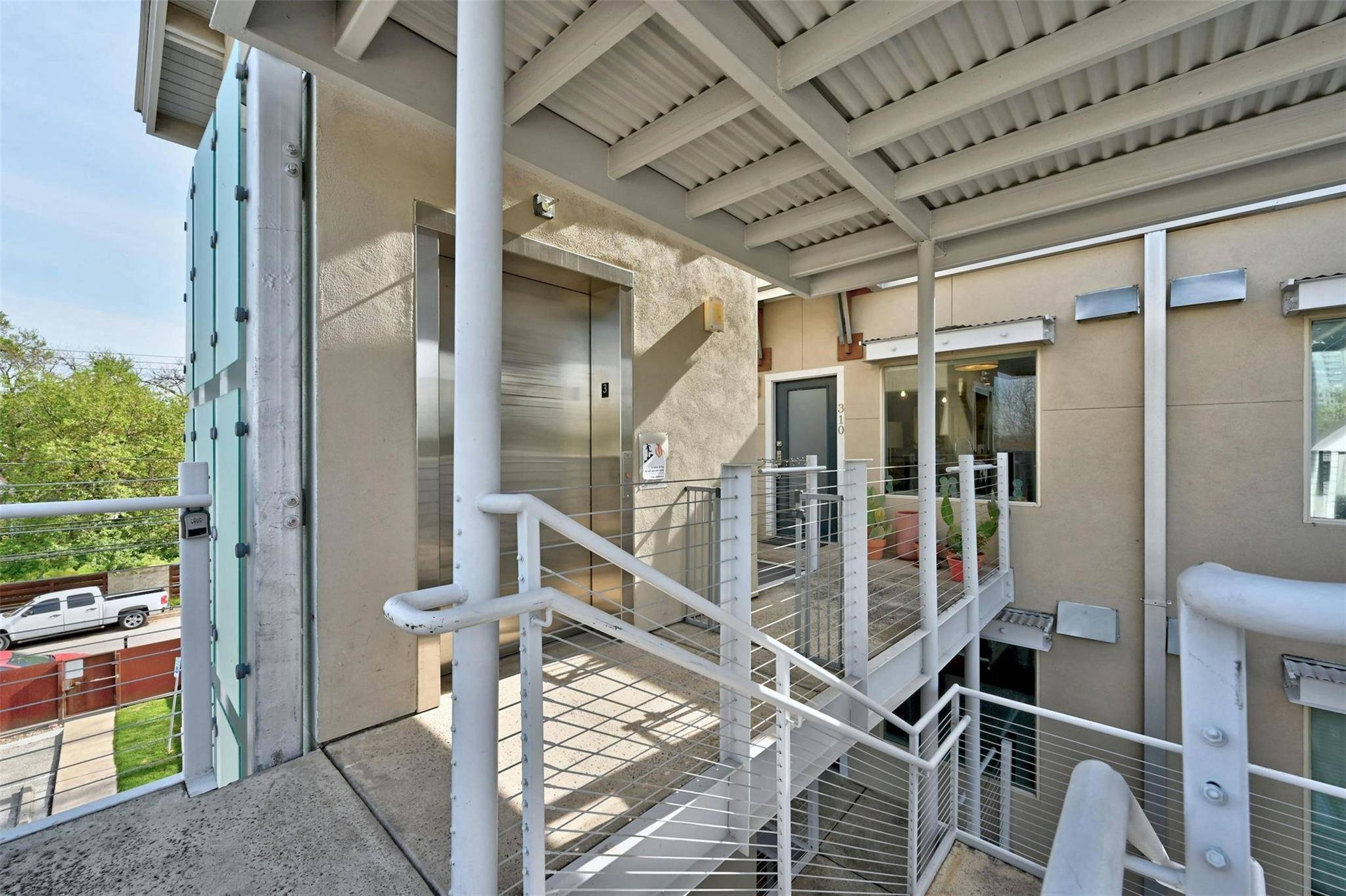 Austin, TX 78702,41 Waller ST #310
