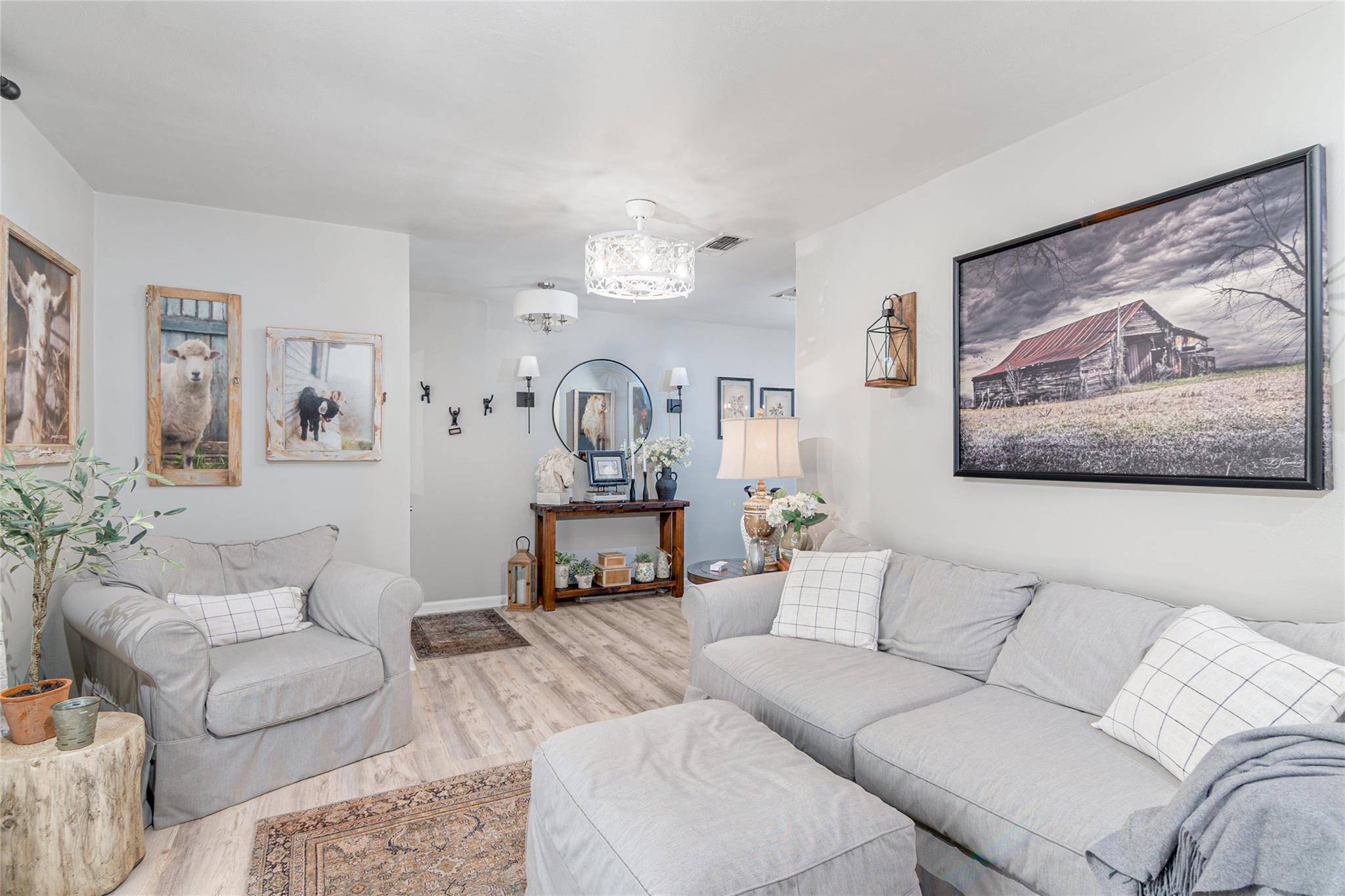 Johnson City, TX 78636,406 Avenue E