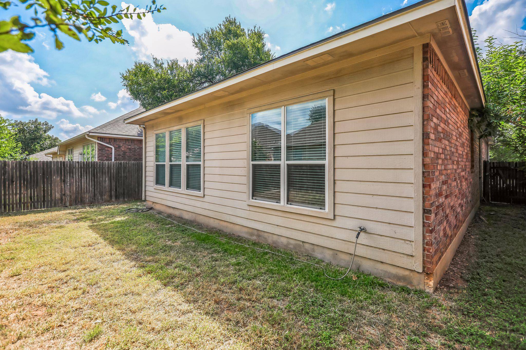 Round Rock, TX 78681,220 Valona LOOP