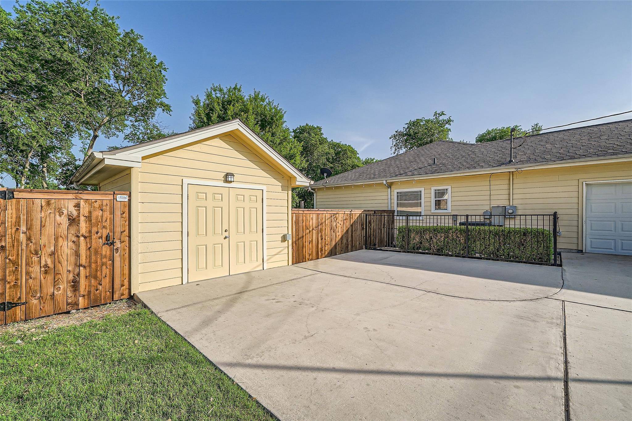 Martindale, TX 78655,240 Hummingbird WAY