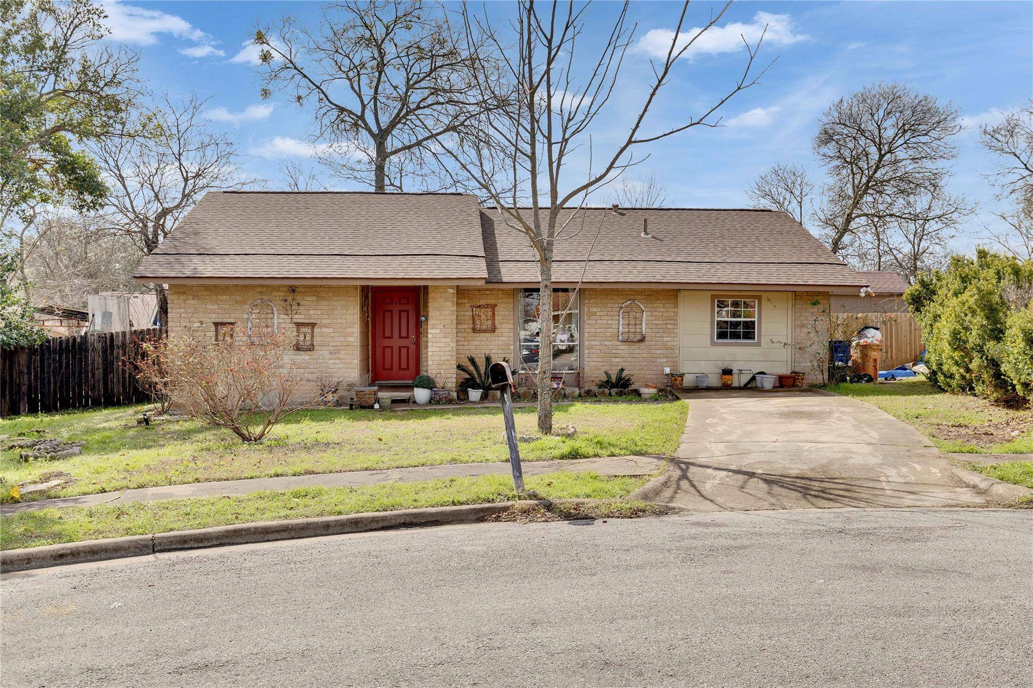 Austin, TX 78744,6700 Rockridge CT