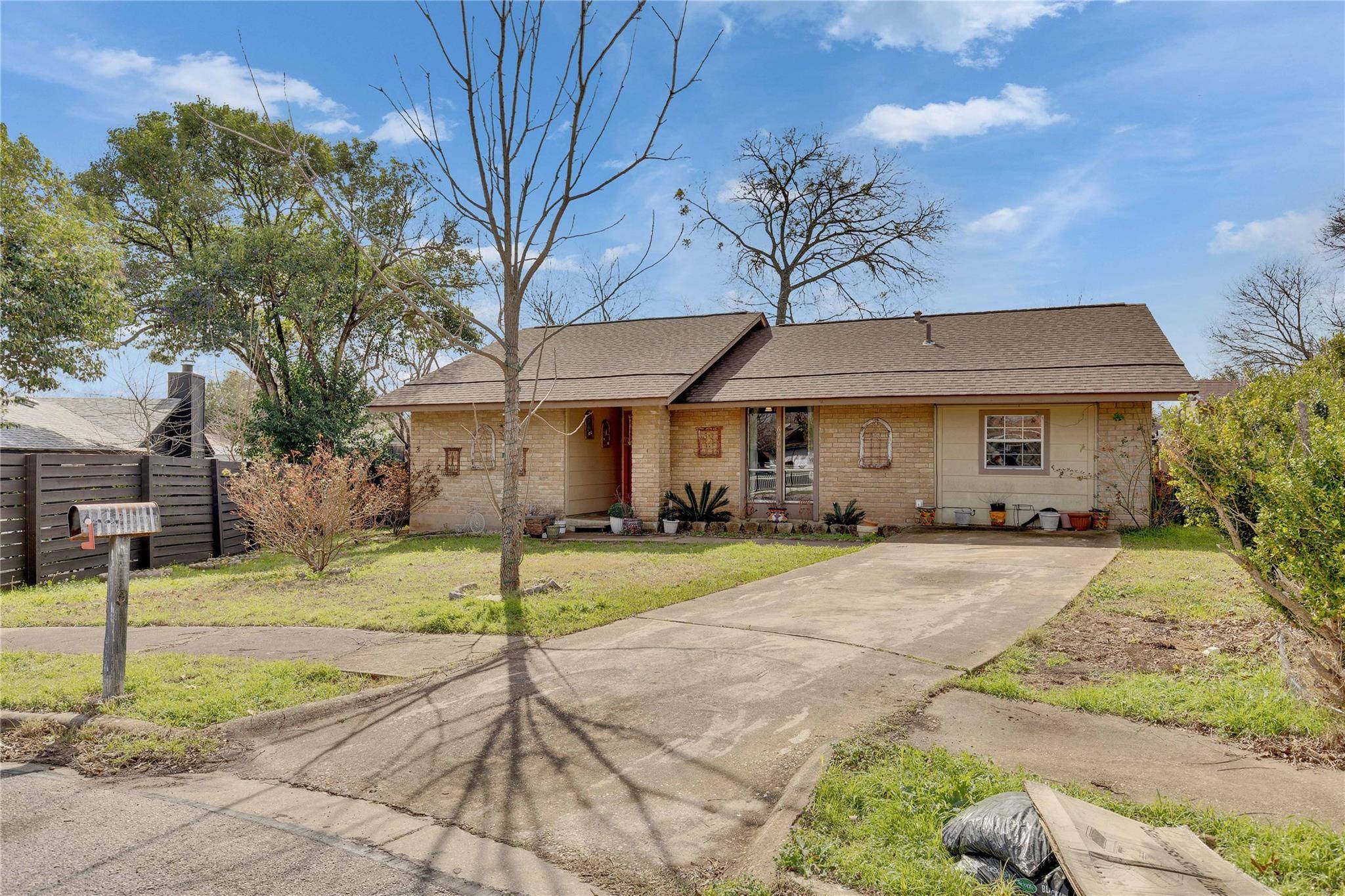 Austin, TX 78744,6700 Rockridge CT