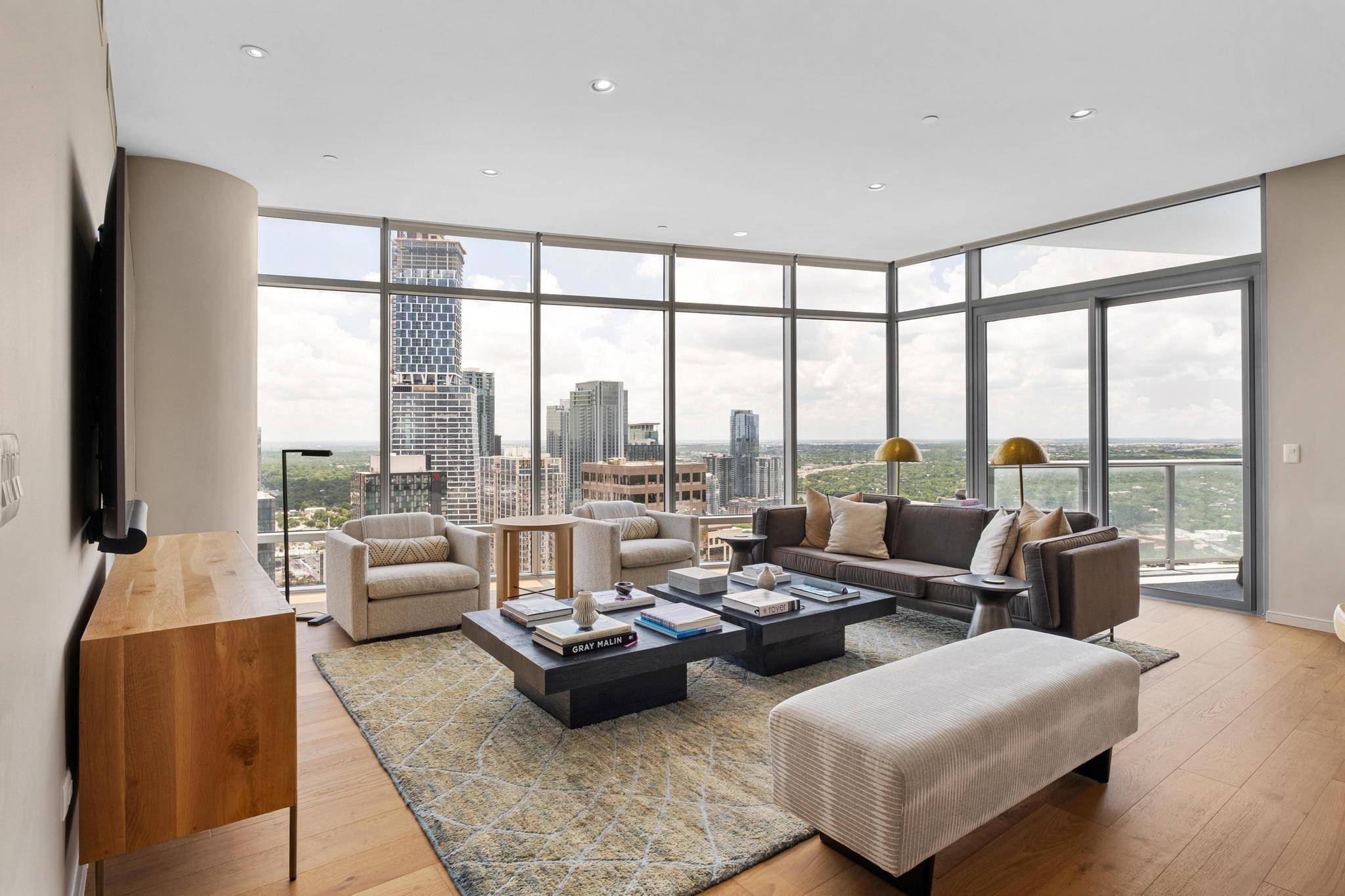 Austin, TX 78701,200 Congress Ave #37H