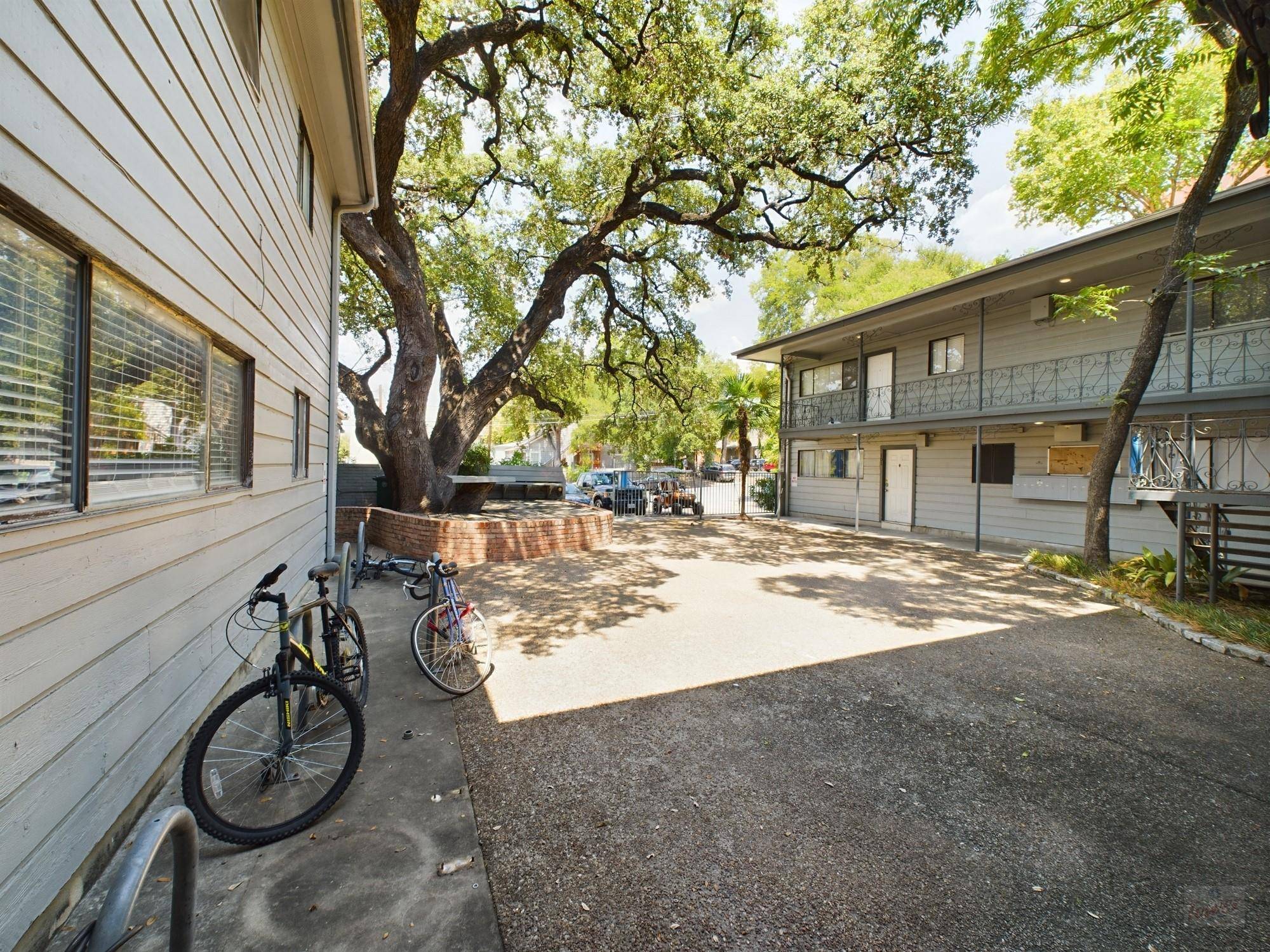Austin, TX 78705,803 W 28th ST #105