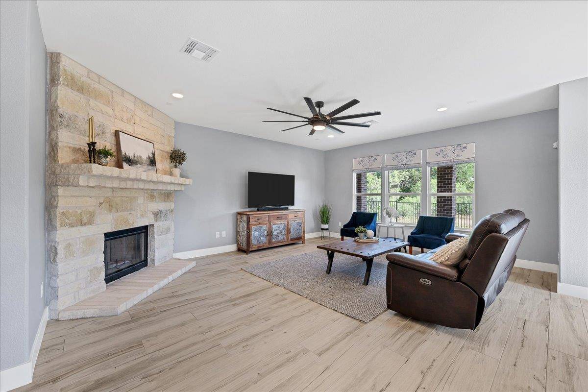 Bastrop, TX 78602,324 Linden ST