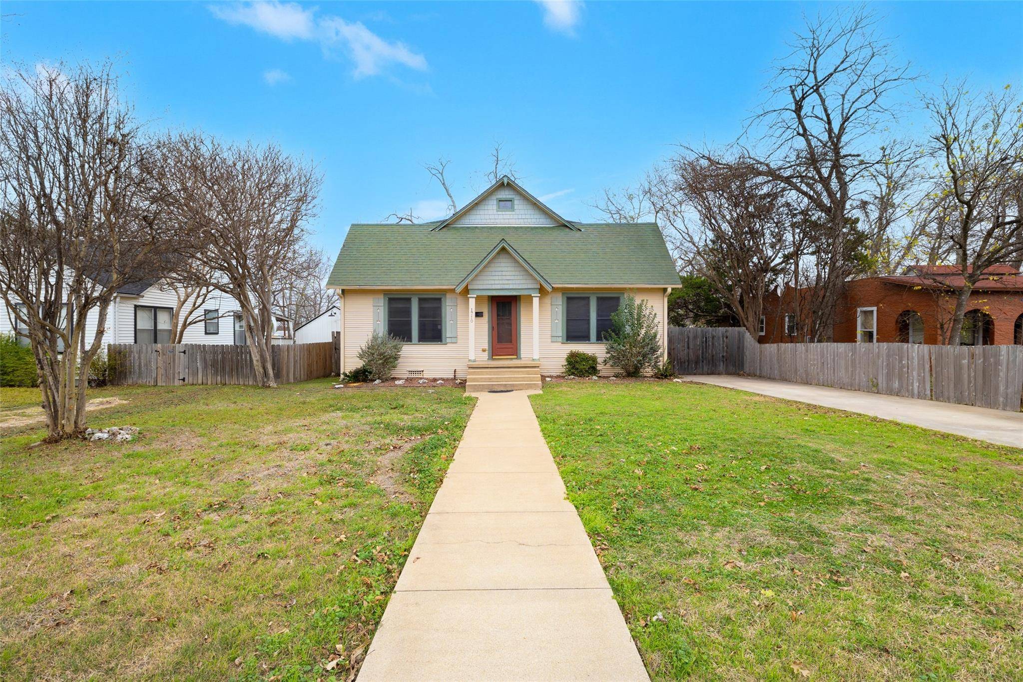 Taylor, TX 76574,1710 Lexington ST