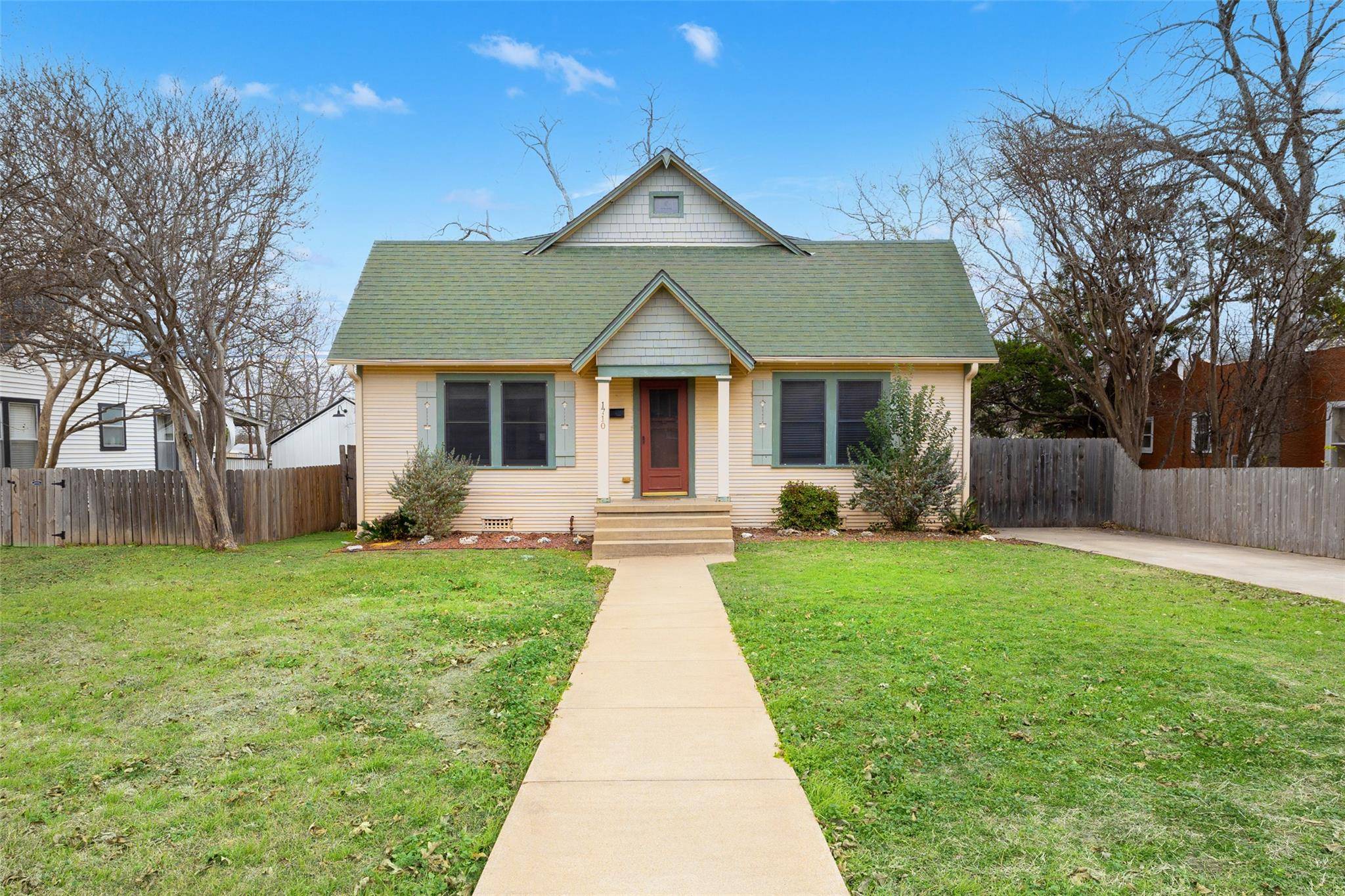 Taylor, TX 76574,1710 Lexington ST
