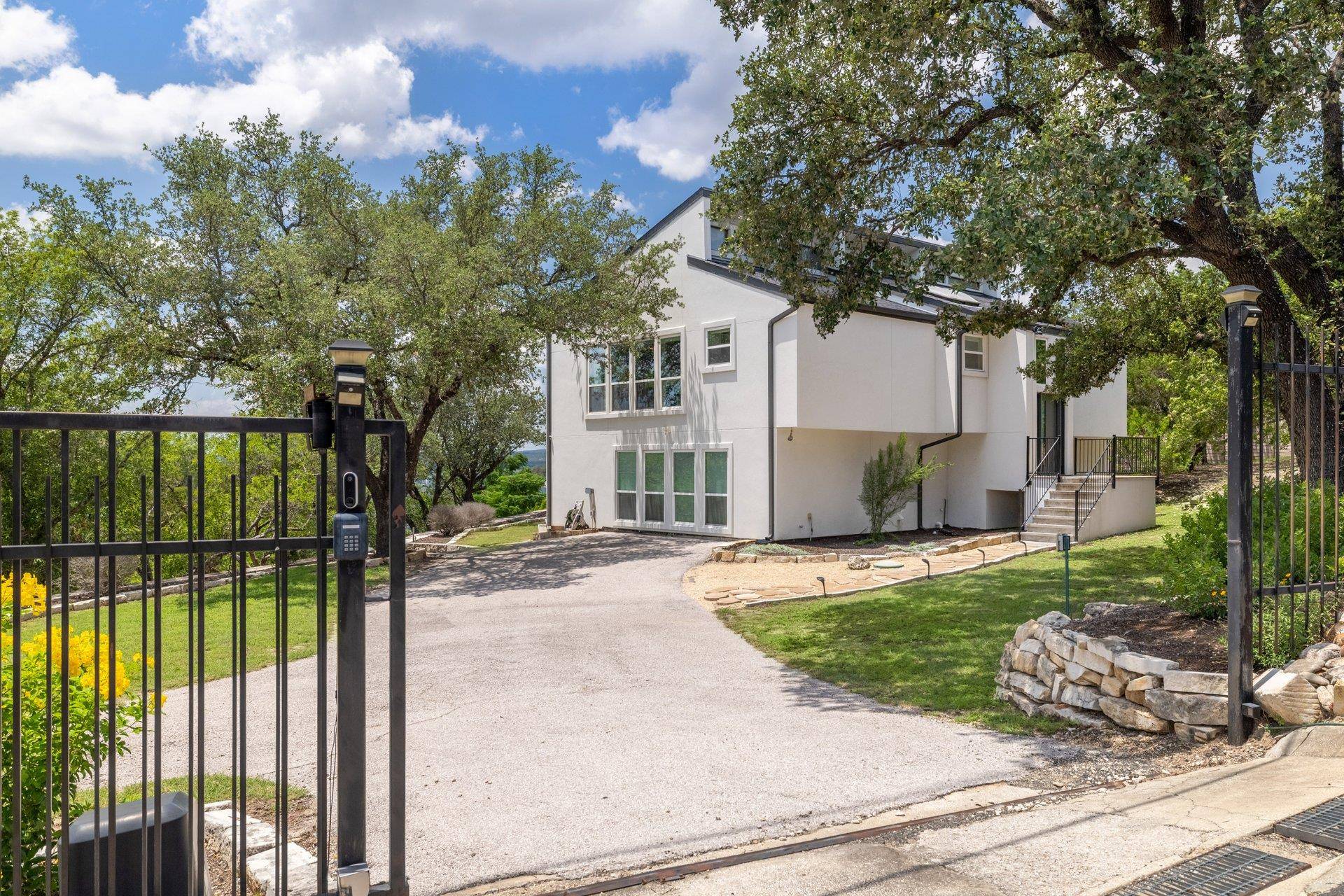 Austin, TX 78732,7206 Comanche TRL