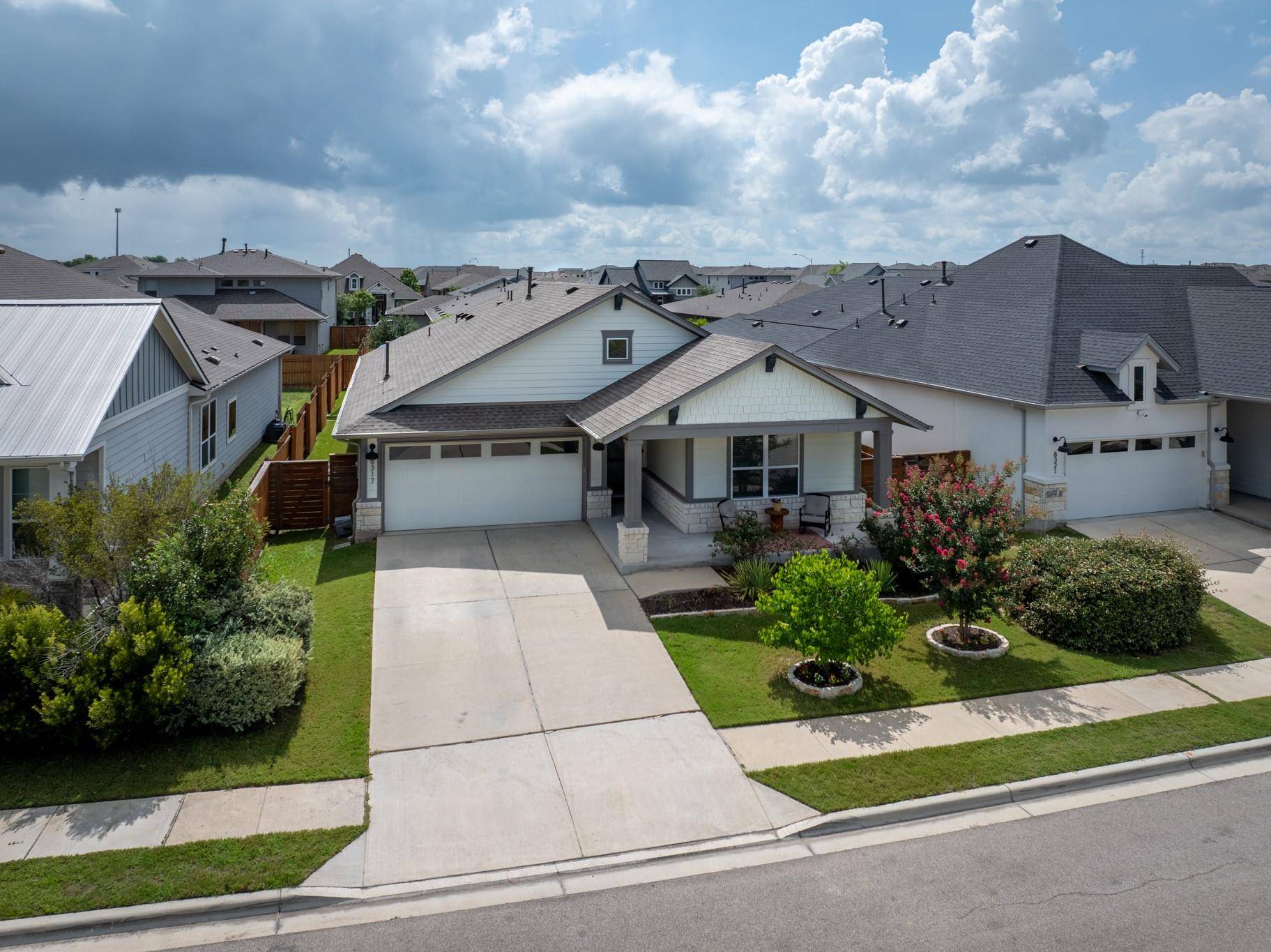 Austin, TX 78744,8317 Bestride BND