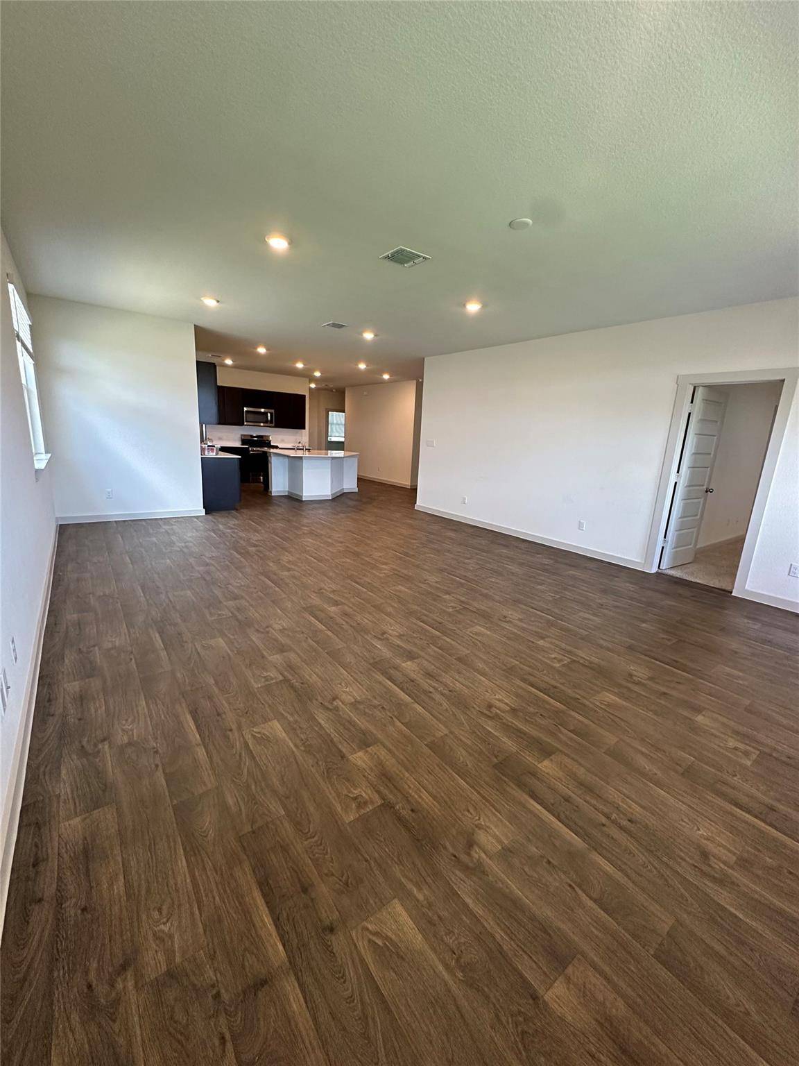 Hutto, TX 78634,402 Barton Creek LN