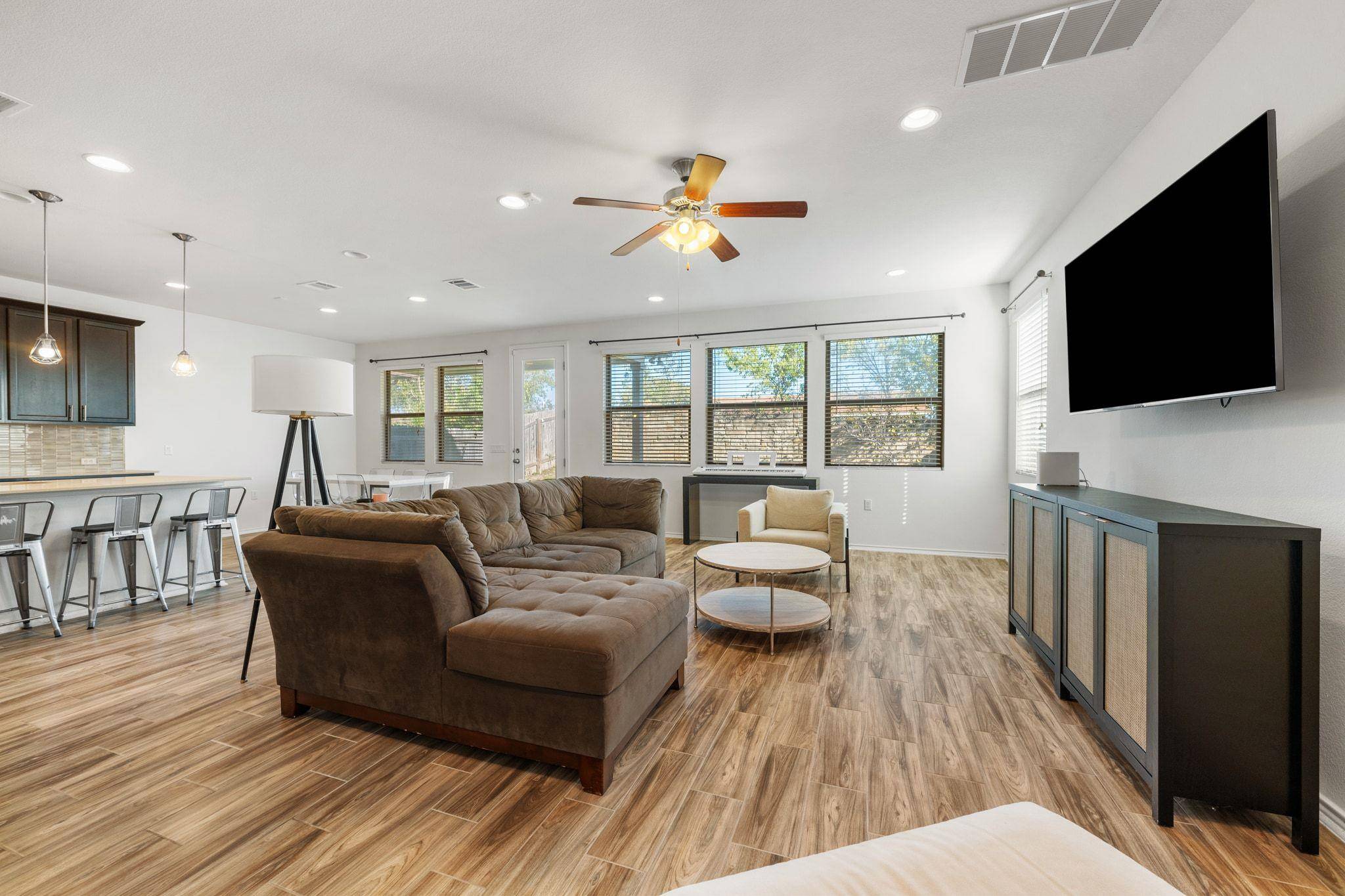 Austin, TX 78728,1902 Tasmanian Tiger TRCE