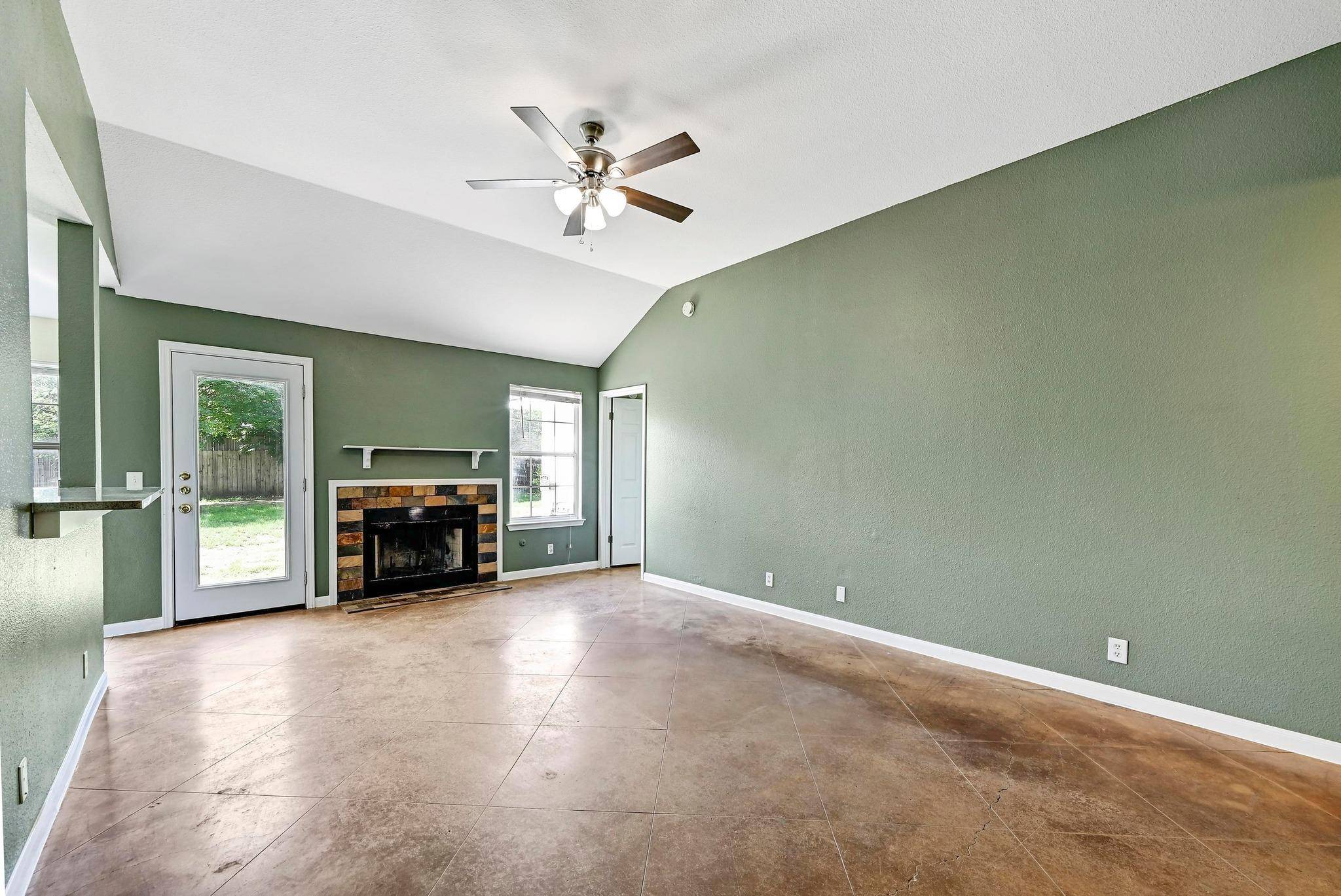 Leander, TX 78641,902 Honeysuckle DR