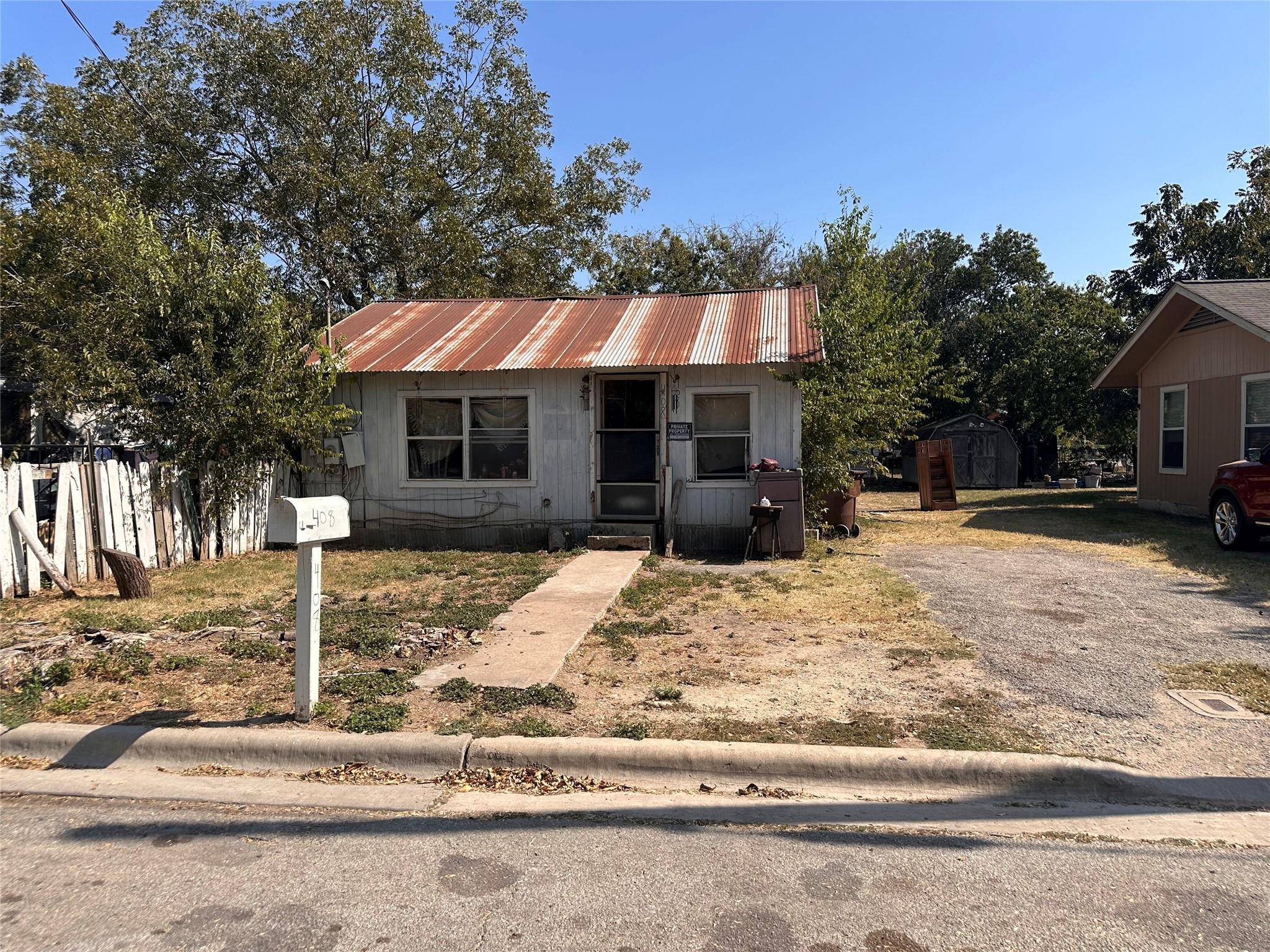 Lockhart, TX 78644,408 Neches ST