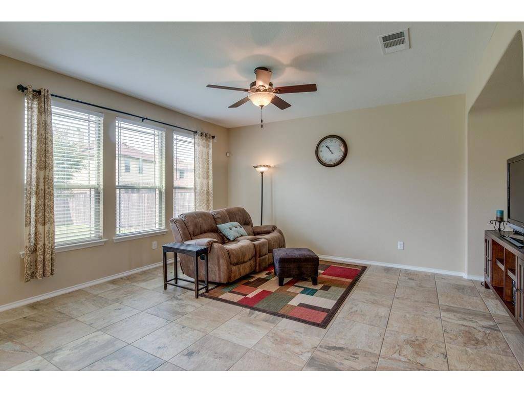 Leander, TX 78641,928 Water Hyacinth LOOP