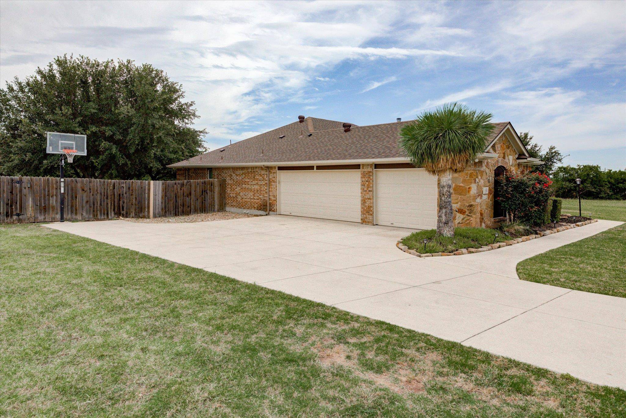 Liberty Hill, TX 78642,109 S Santa Fe TRL
