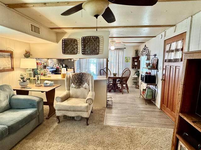 Tow, TX 78672,289 Ballard ST