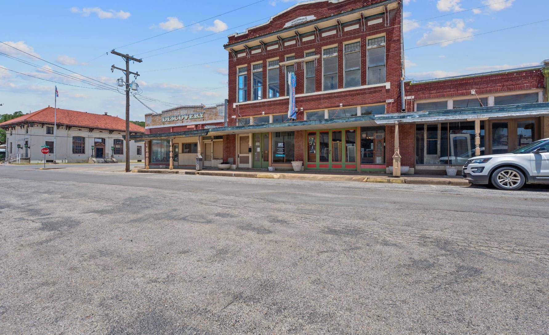 Gonzales, TX 78629,409 Saint Francis ST
