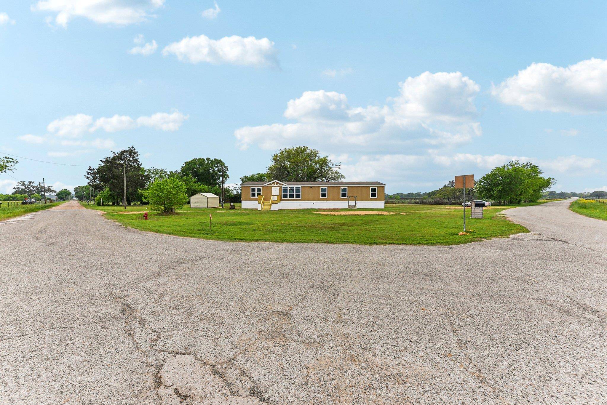 Smithville, TX 78957,1734 Colorado ST