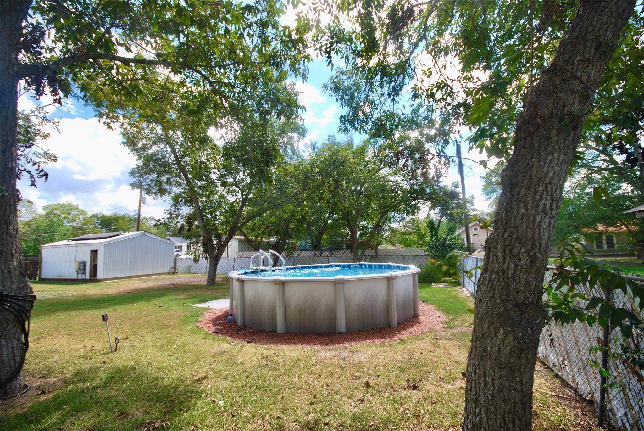 Schulenburg, TX 78956,302 S Main ST