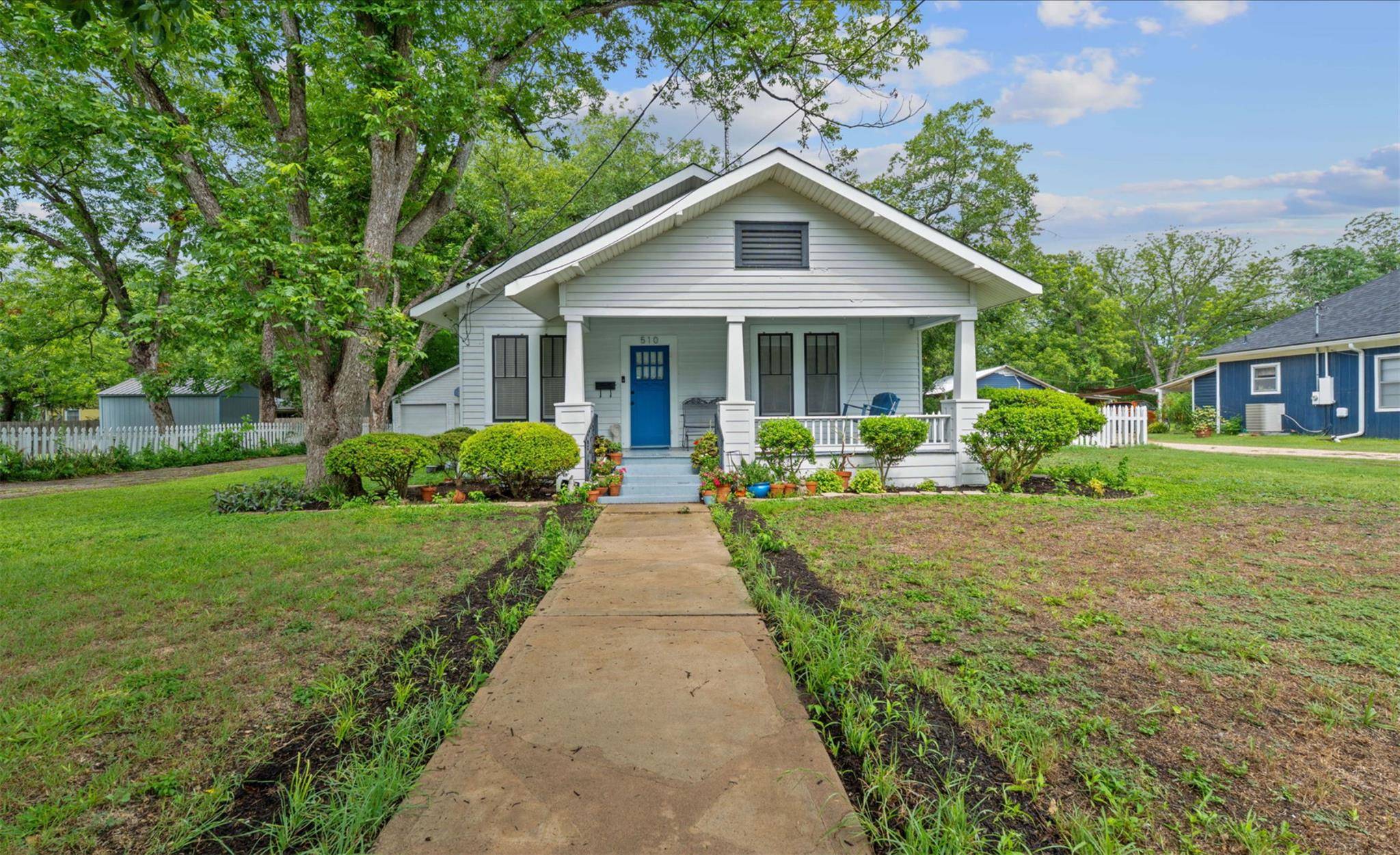 Lockhart, TX 78644,510 S Guadalupe ST