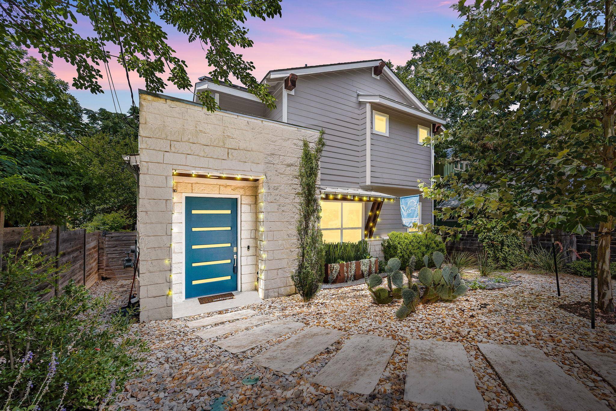 Austin, TX 78702,2100 E 10th ST