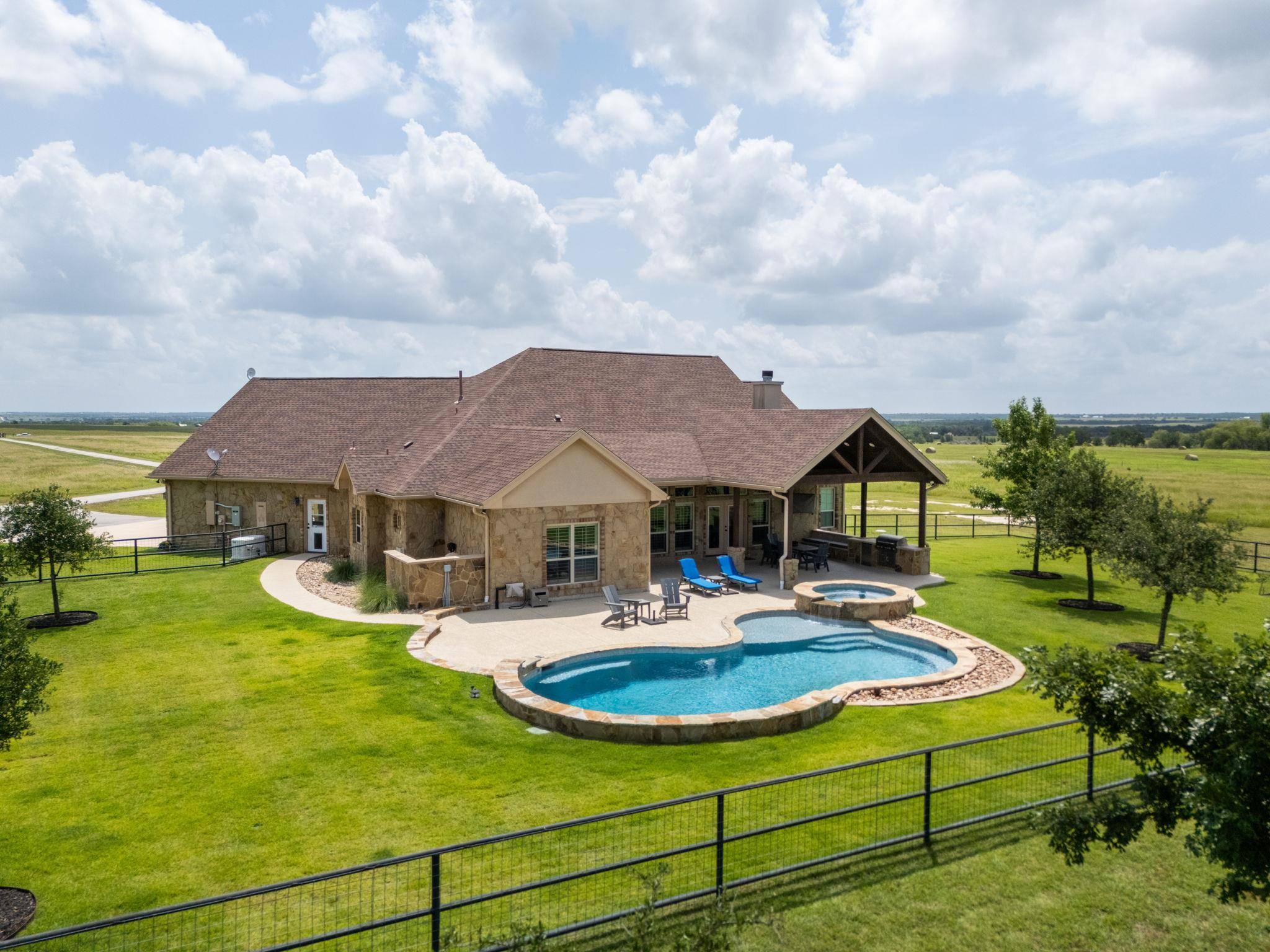 Thrall, TX 76578,2650 COUNTY ROAD 450
