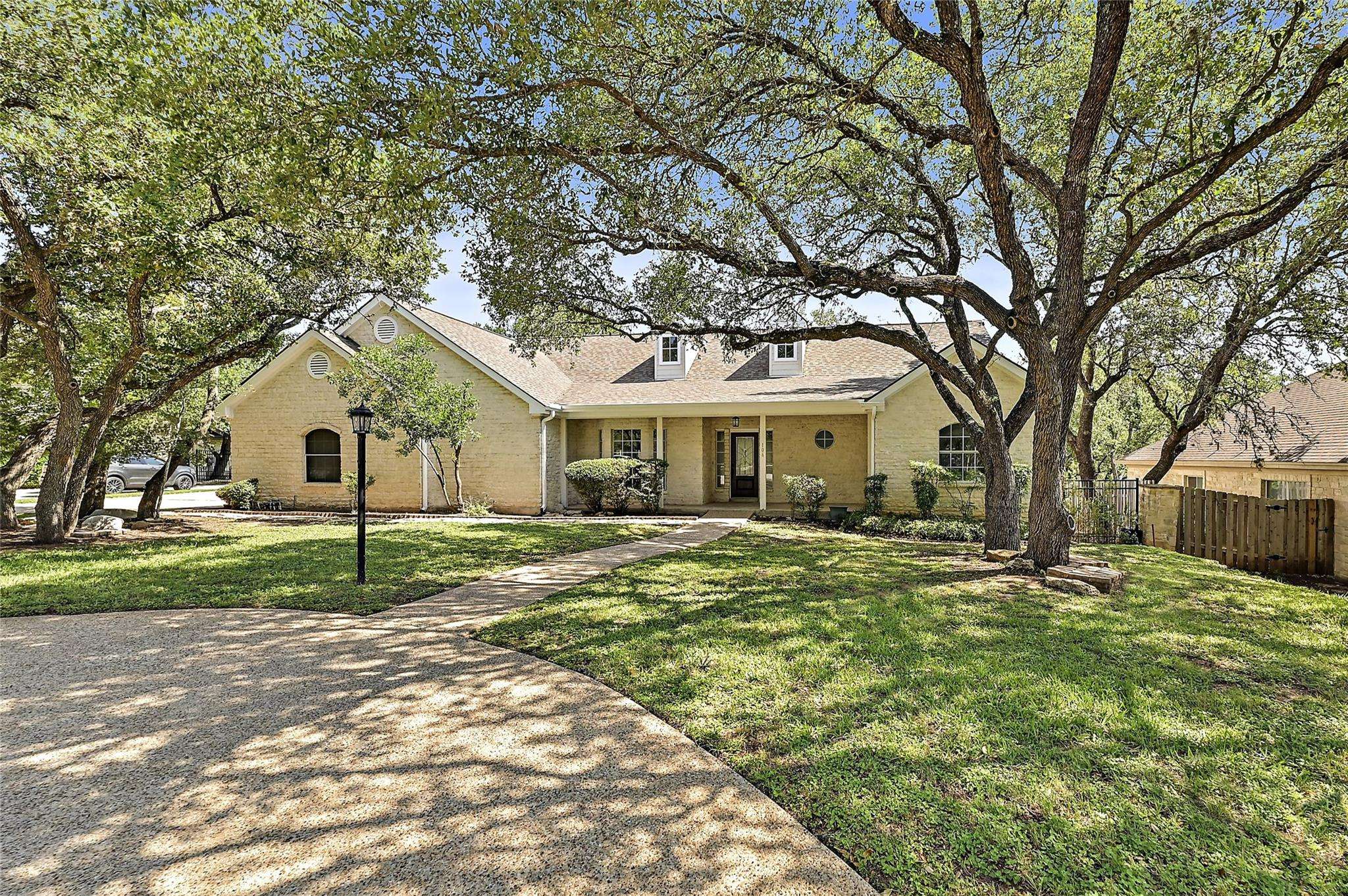 Lakeway, TX 78734,106 Los Altos DR