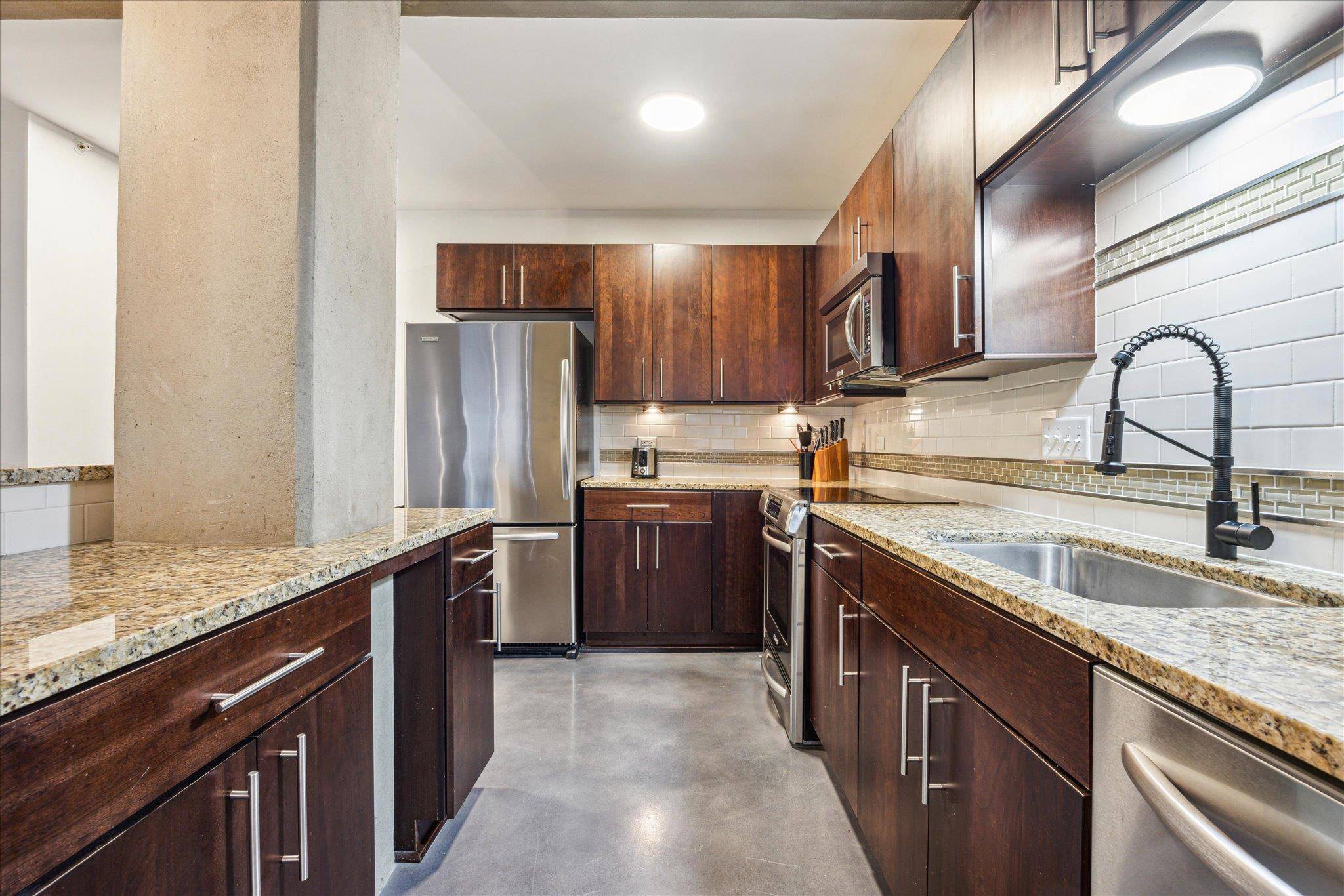 Austin, TX 78701,800 Brazos ST #1002