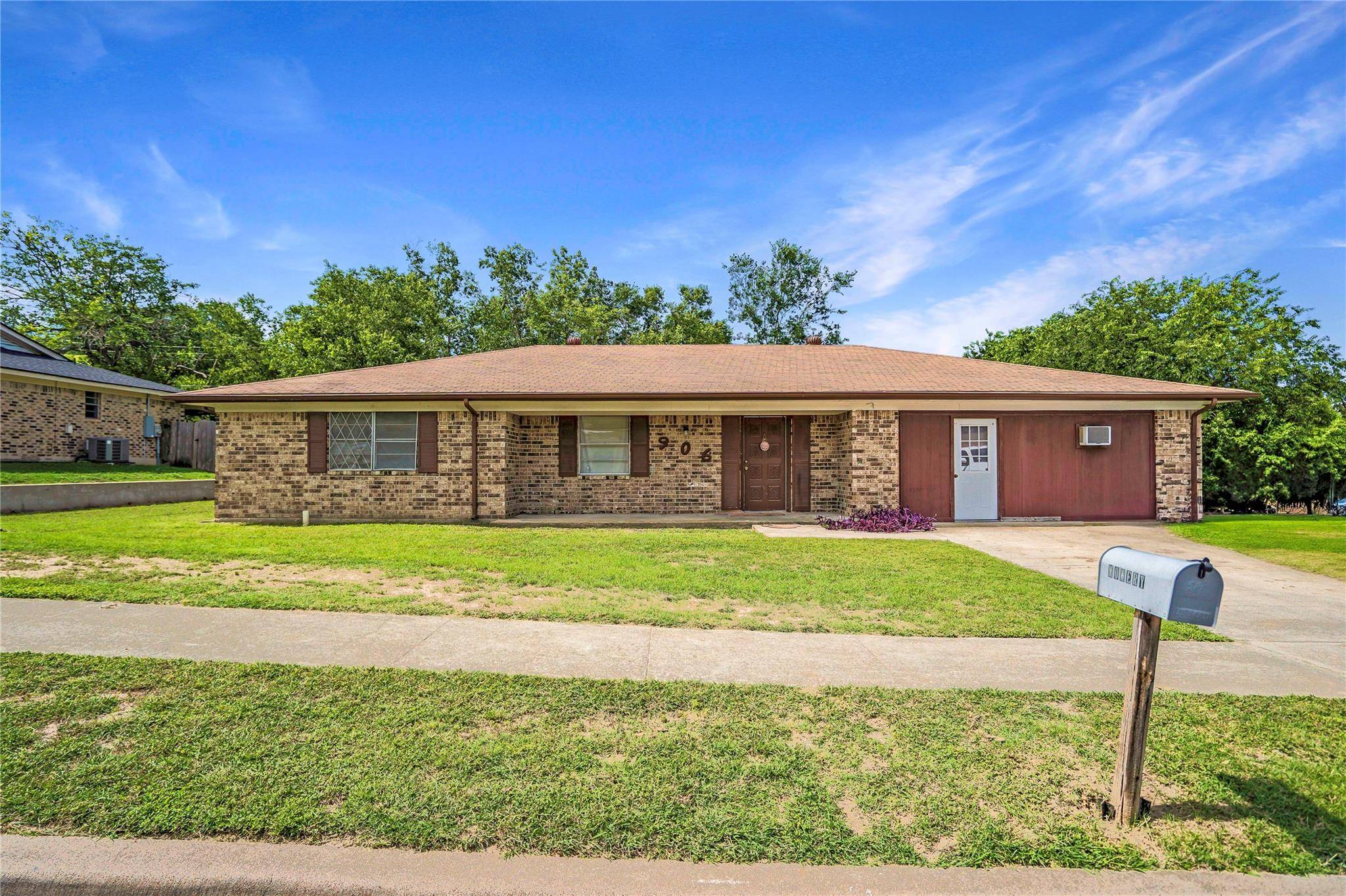 Copperas Cove, TX 76522,906 Lynn LN
