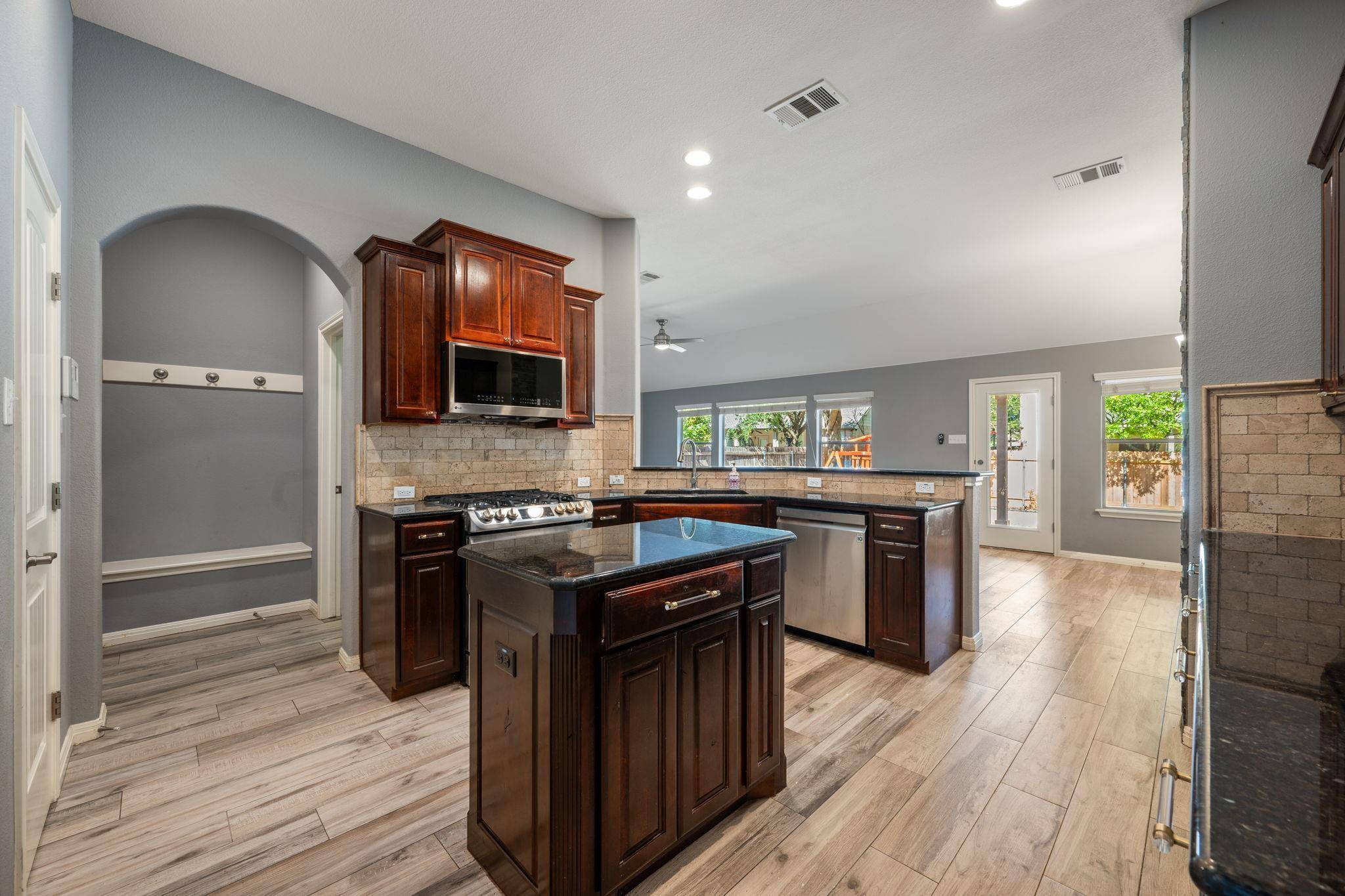 Round Rock, TX 78664,125 Snowdrift TRL