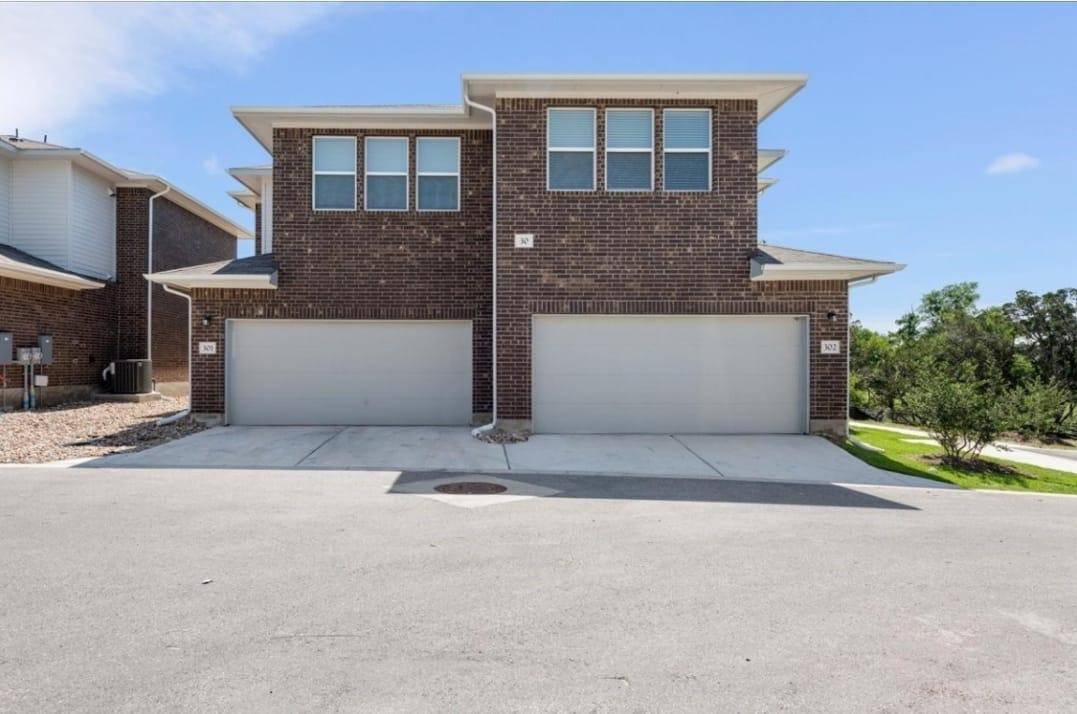 Leander, TX 78641,605 W South ST #302