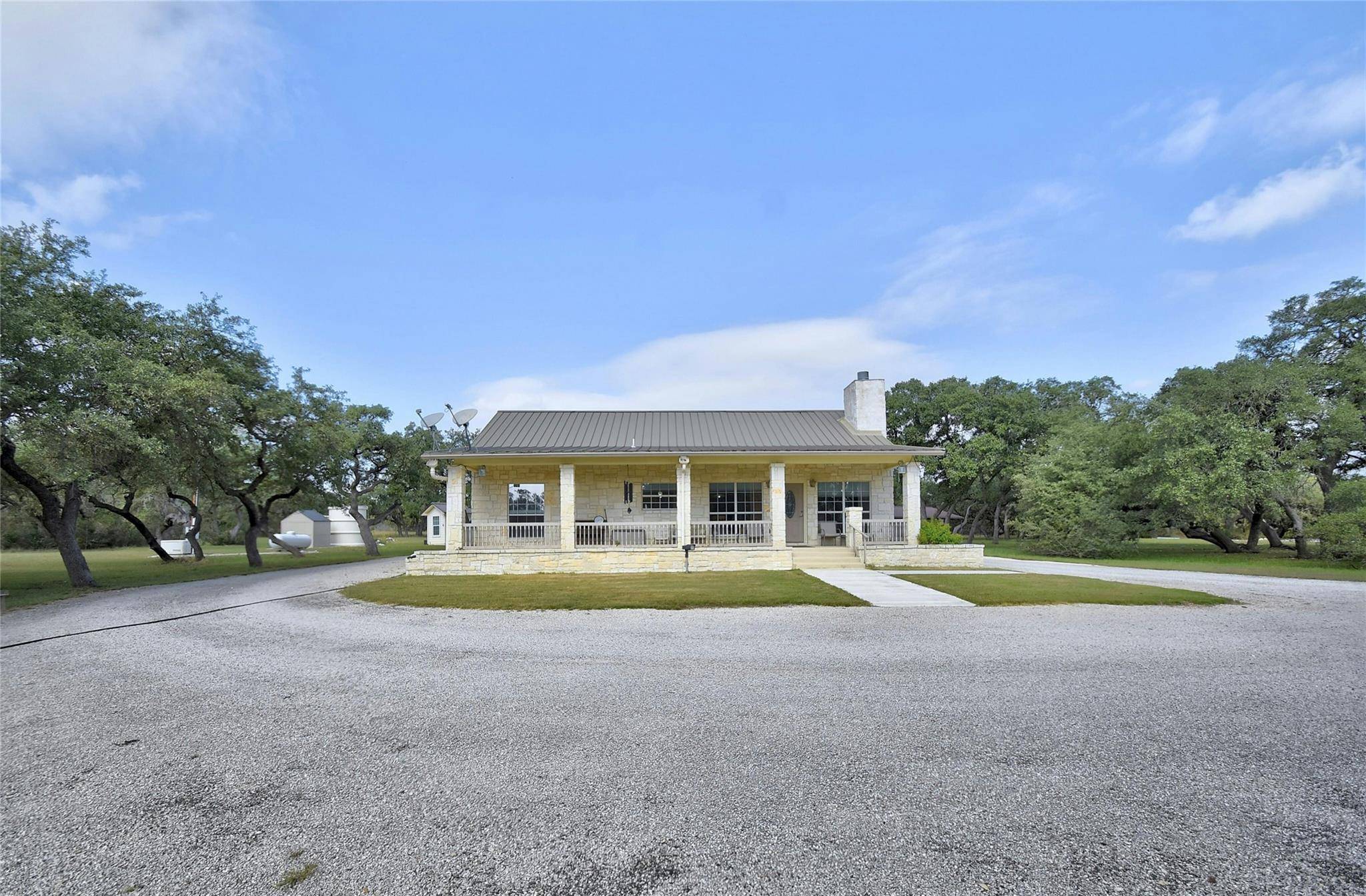 Hondo, TX 78861,6939 CR 251