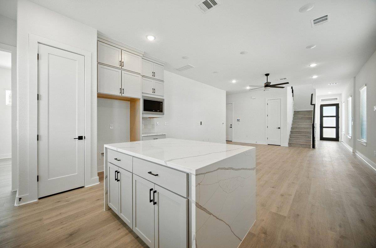Austin, TX 78758,1703 Kit CIR