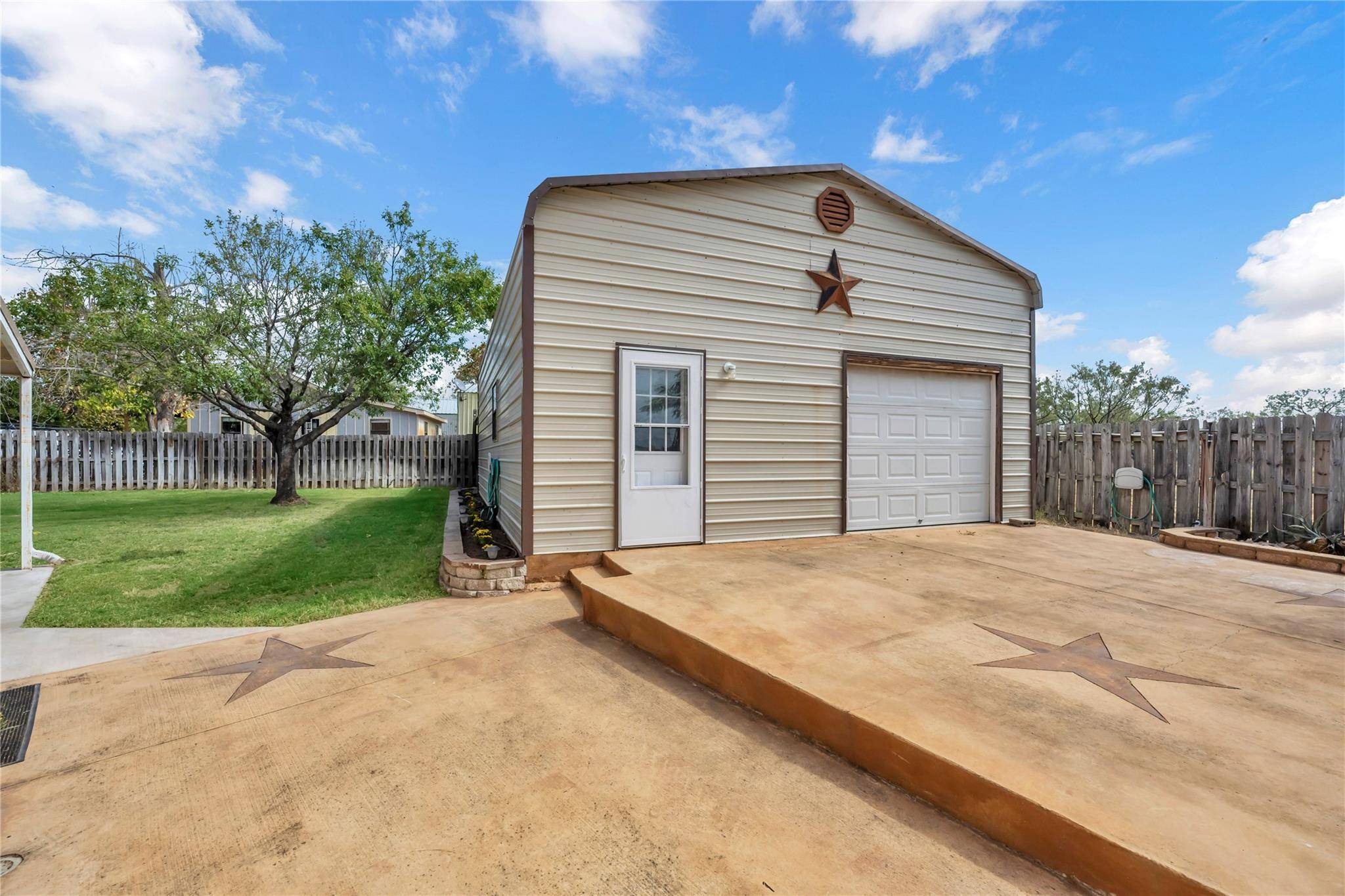 Kingsland, TX 78639,5995 River Oaks DR