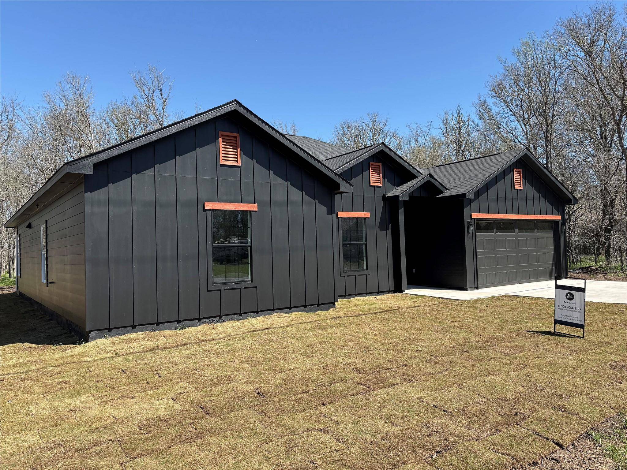 Bastrop, TX 78602,286 Keanahalululu LN E