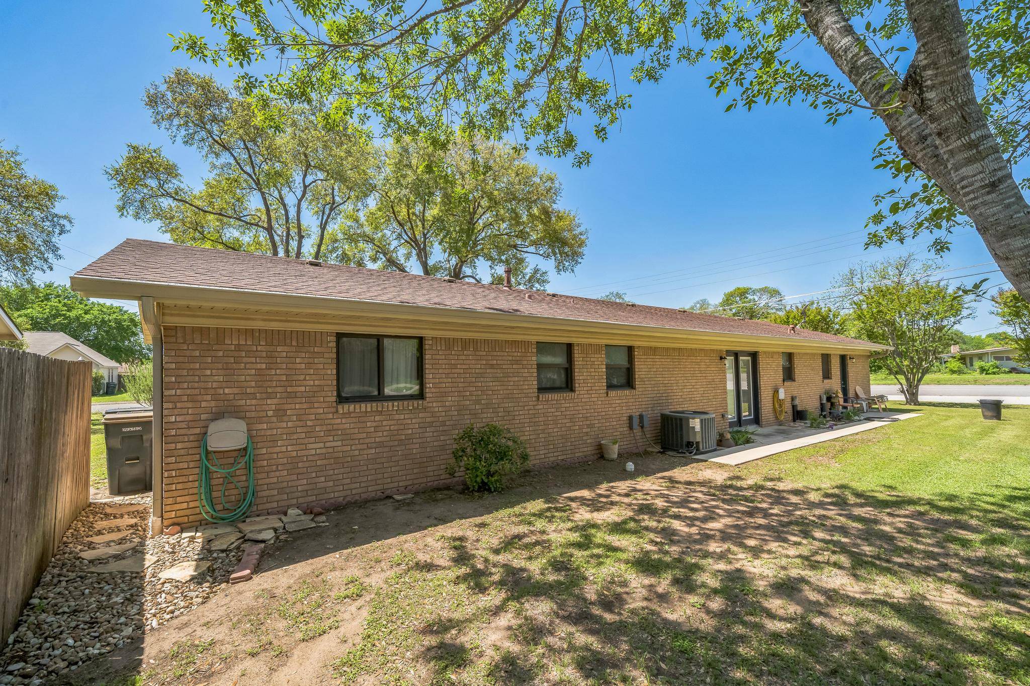Luling, TX 78648,101 PARKVIEW DR