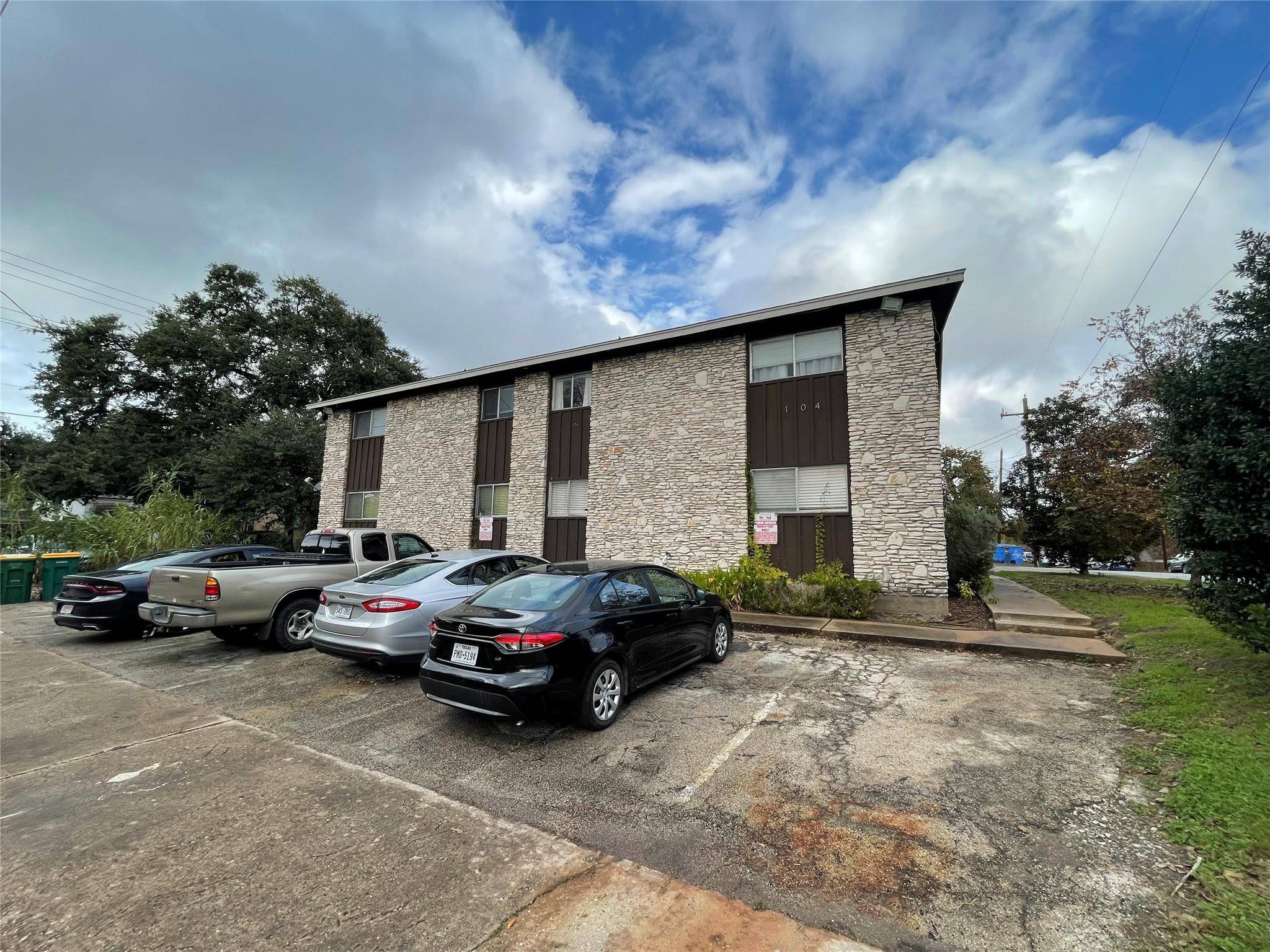 Austin, TX 78705,104 E 32nd ST #206