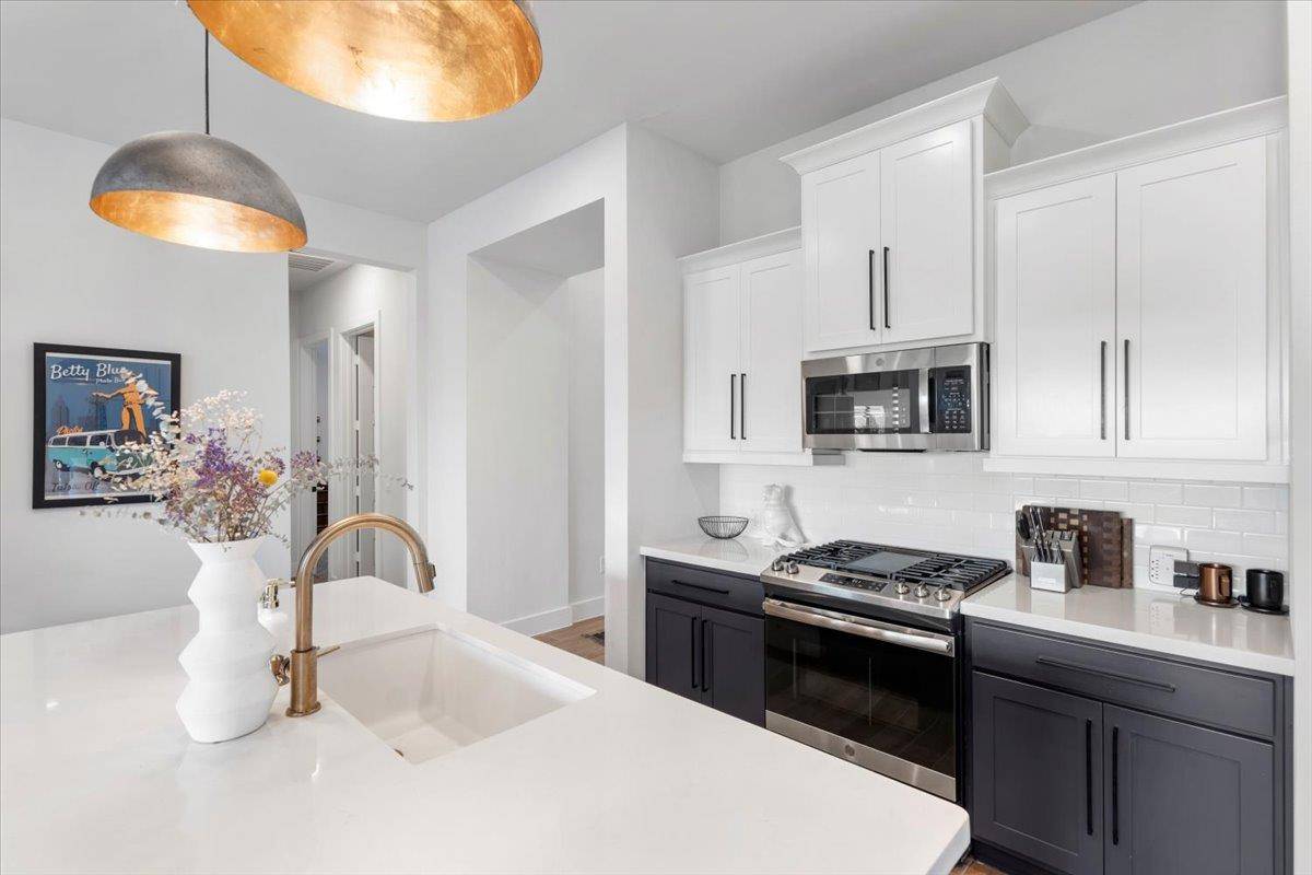 Austin, TX 78744,7905 Catbird LN
