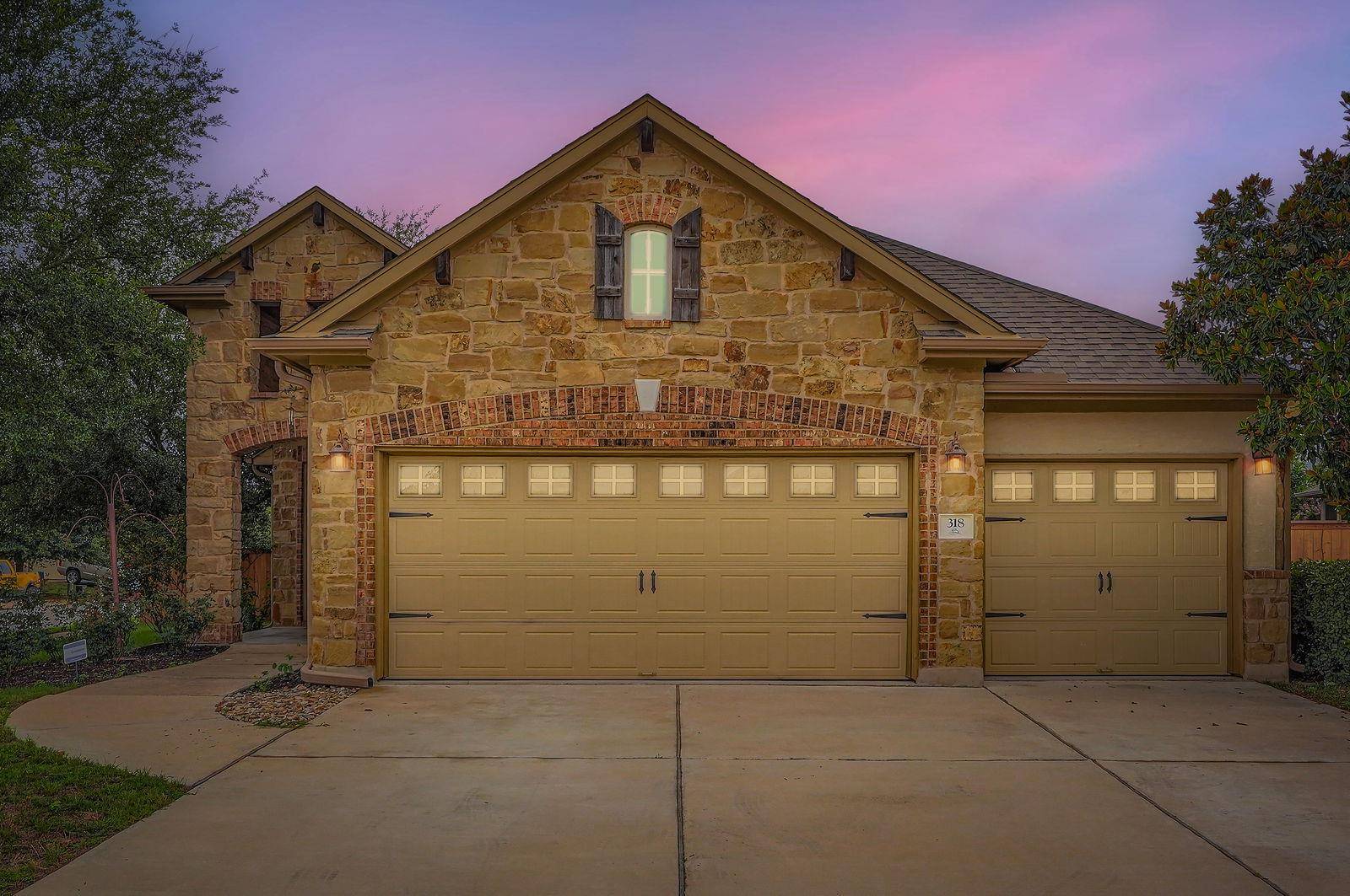 San Marcos, TX 78666,318 Leather Oak LOOP