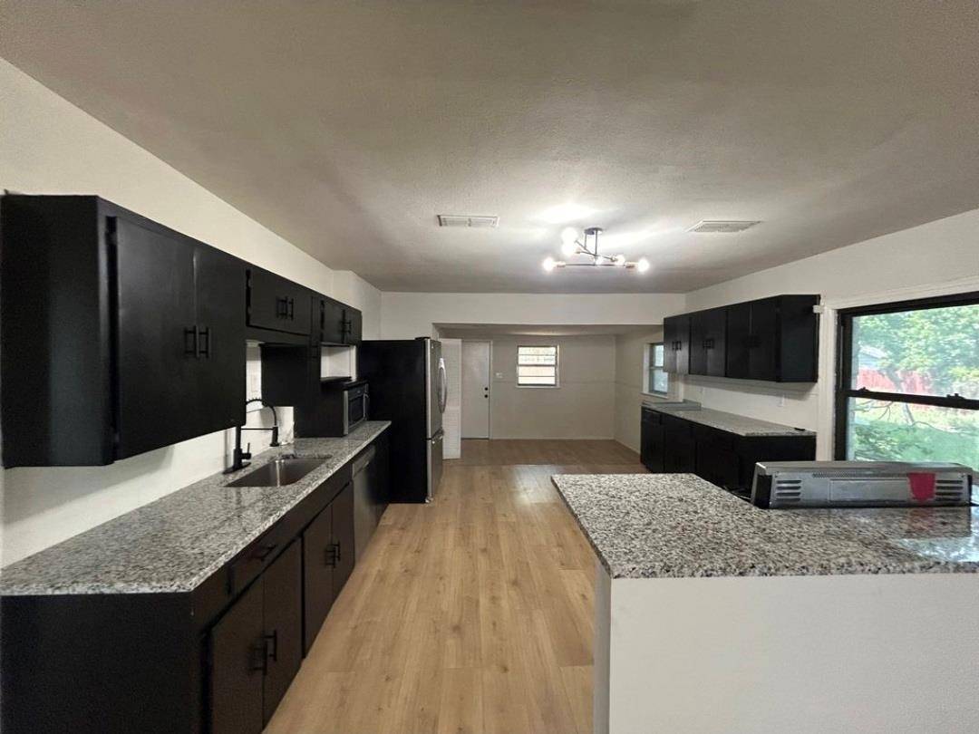 Austin, TX 78702,606 Springdale RD