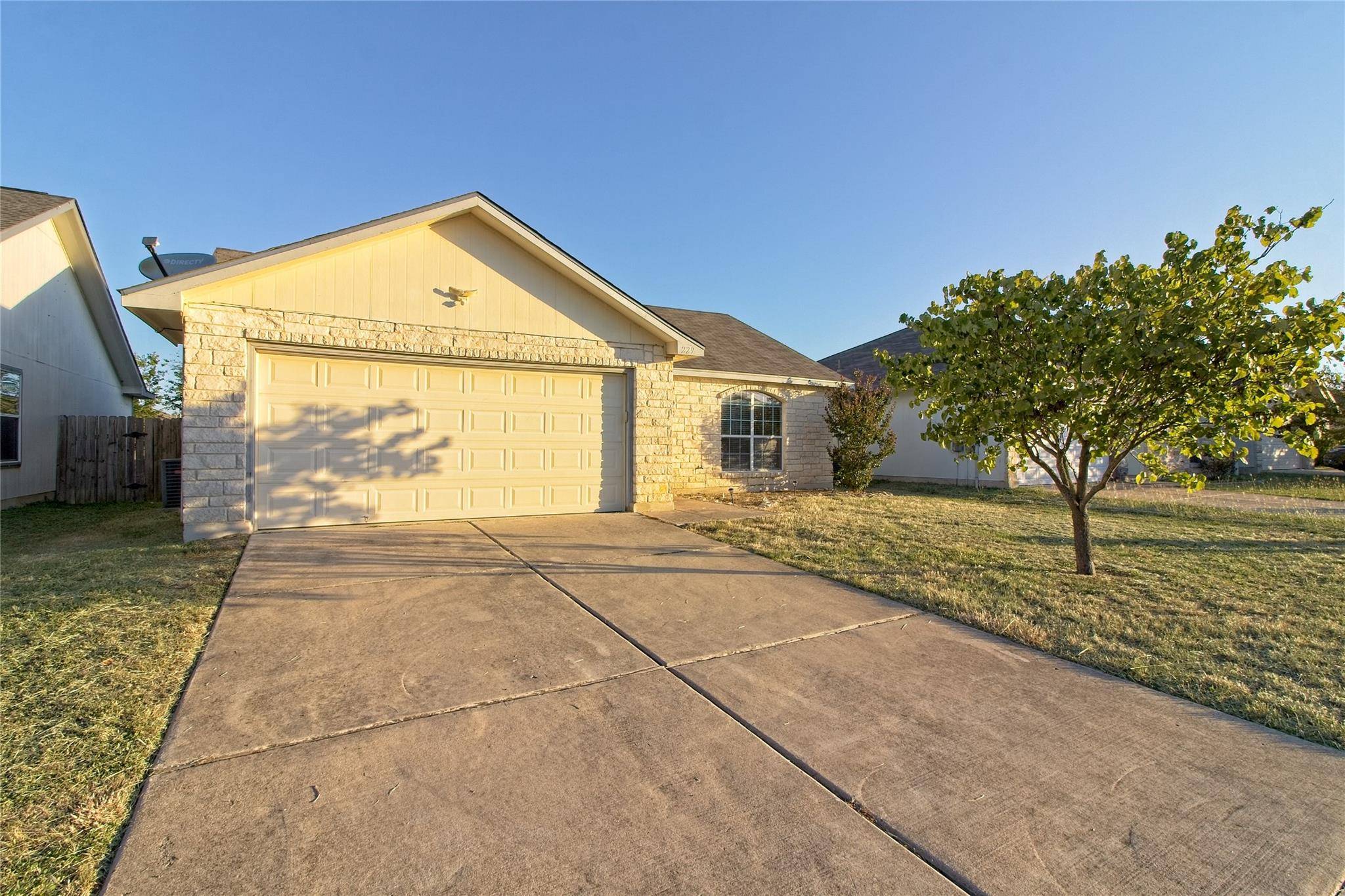 Jarrell, TX 76537,229 Moonstone DR