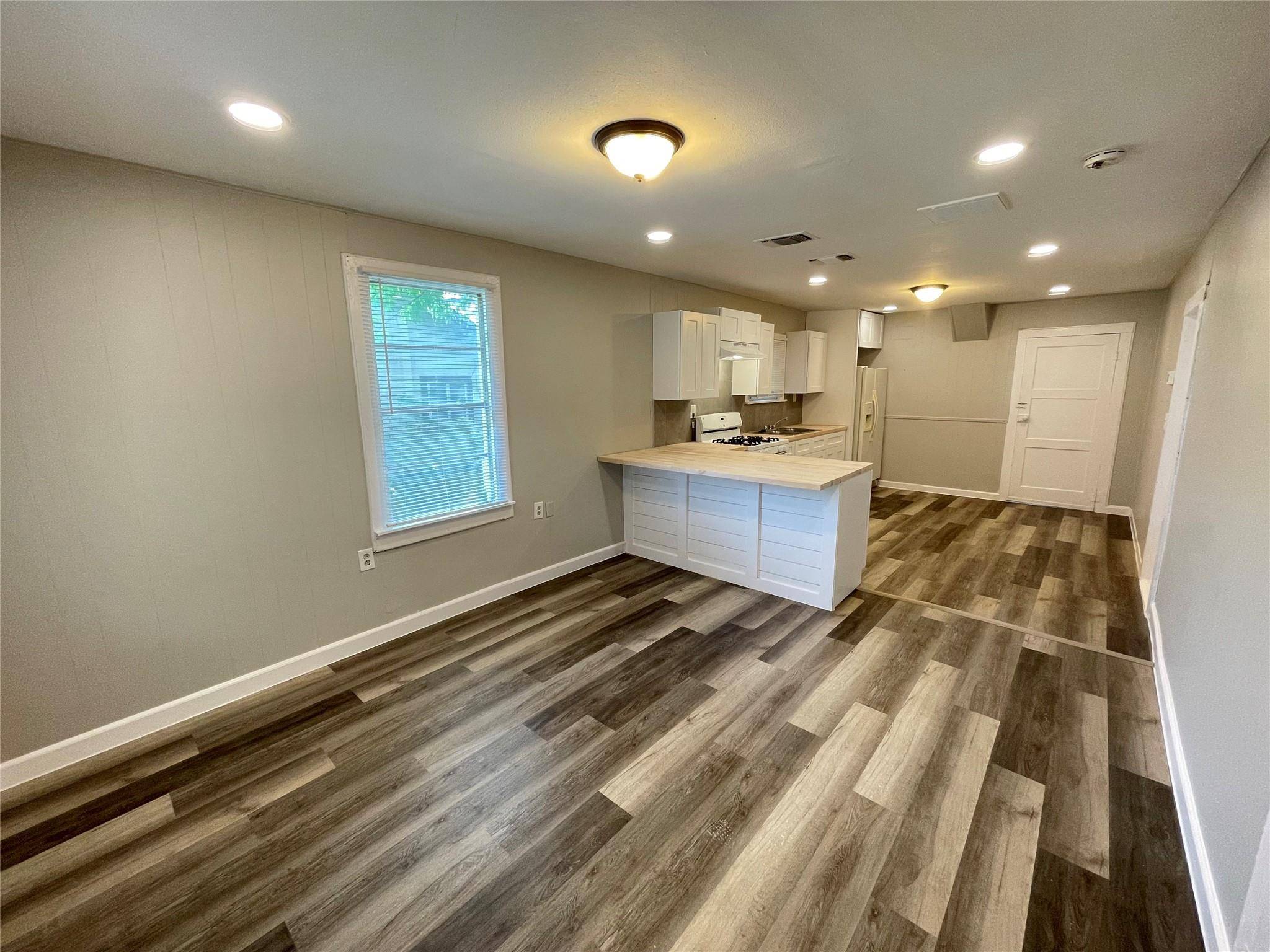 Austin, TX 78741,6805 Porter ST