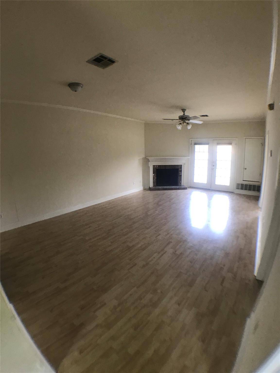 Austin, TX 78705,2100 San Gabriel ST #302