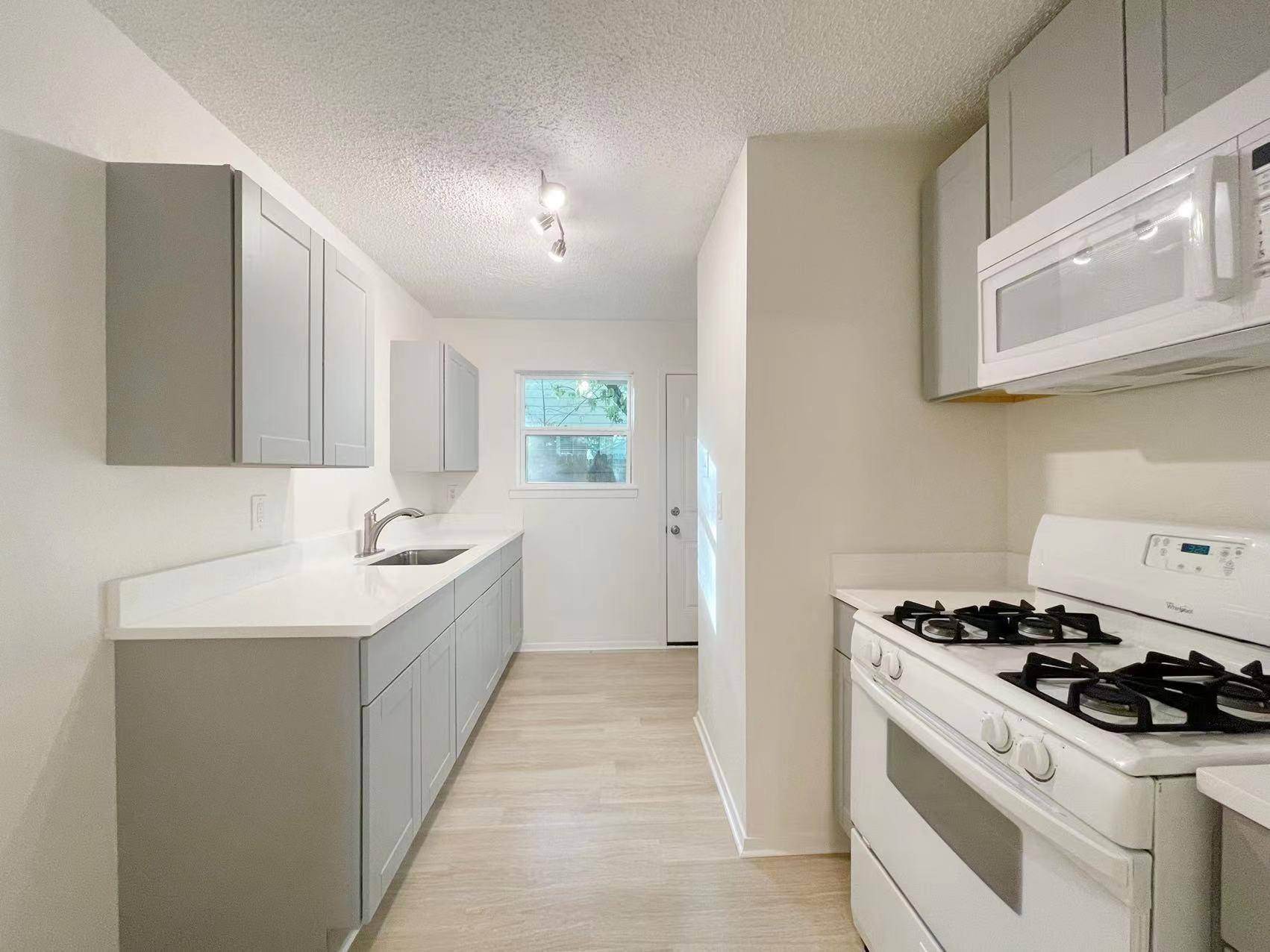 Austin, TX 78721,6104 Calmar CV #B