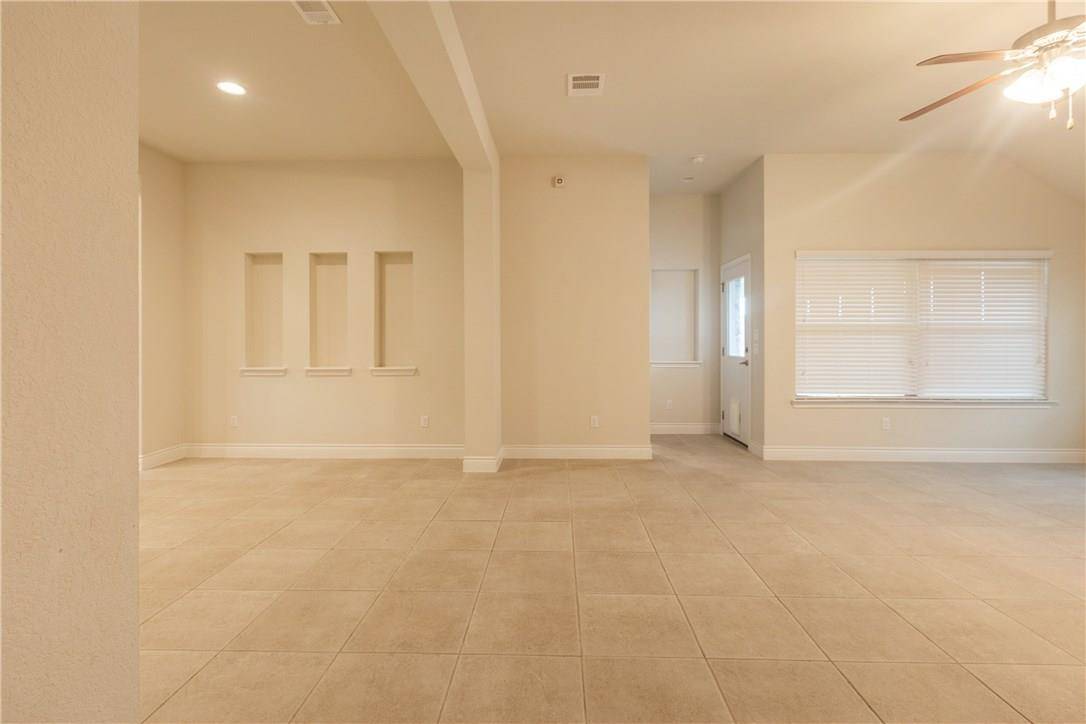 Bastrop, TX 78602,124 Crooked TRL