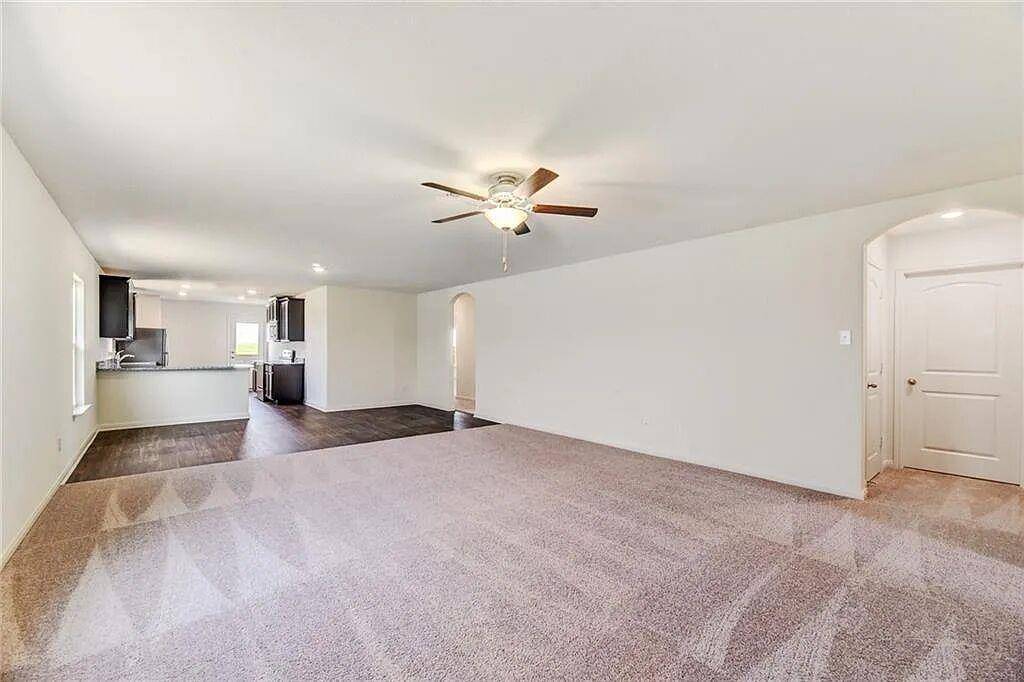 Elgin, TX 78621,18216 Speculator LN
