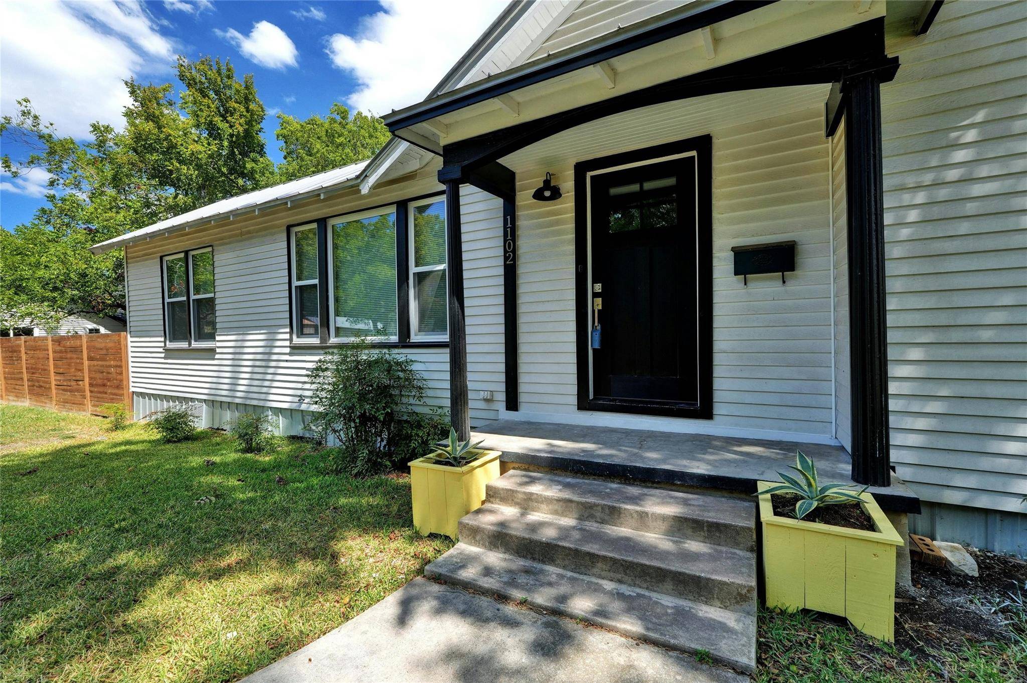 Taylor, TX 76574,1102 Hackberry ST