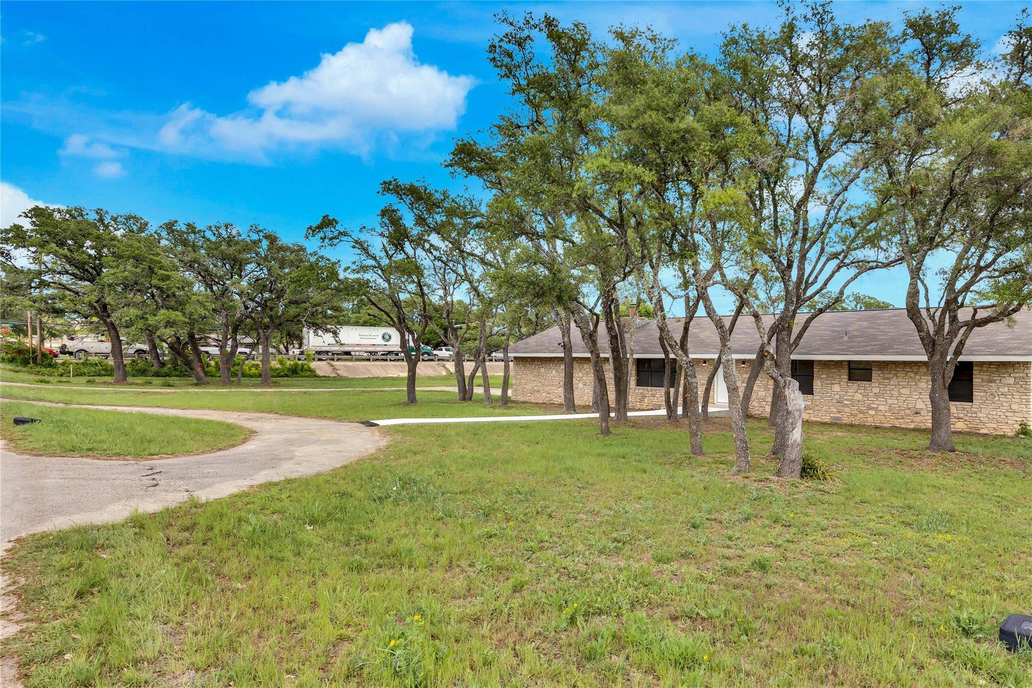 Dripping Springs, TX 78620,101 Retha DR