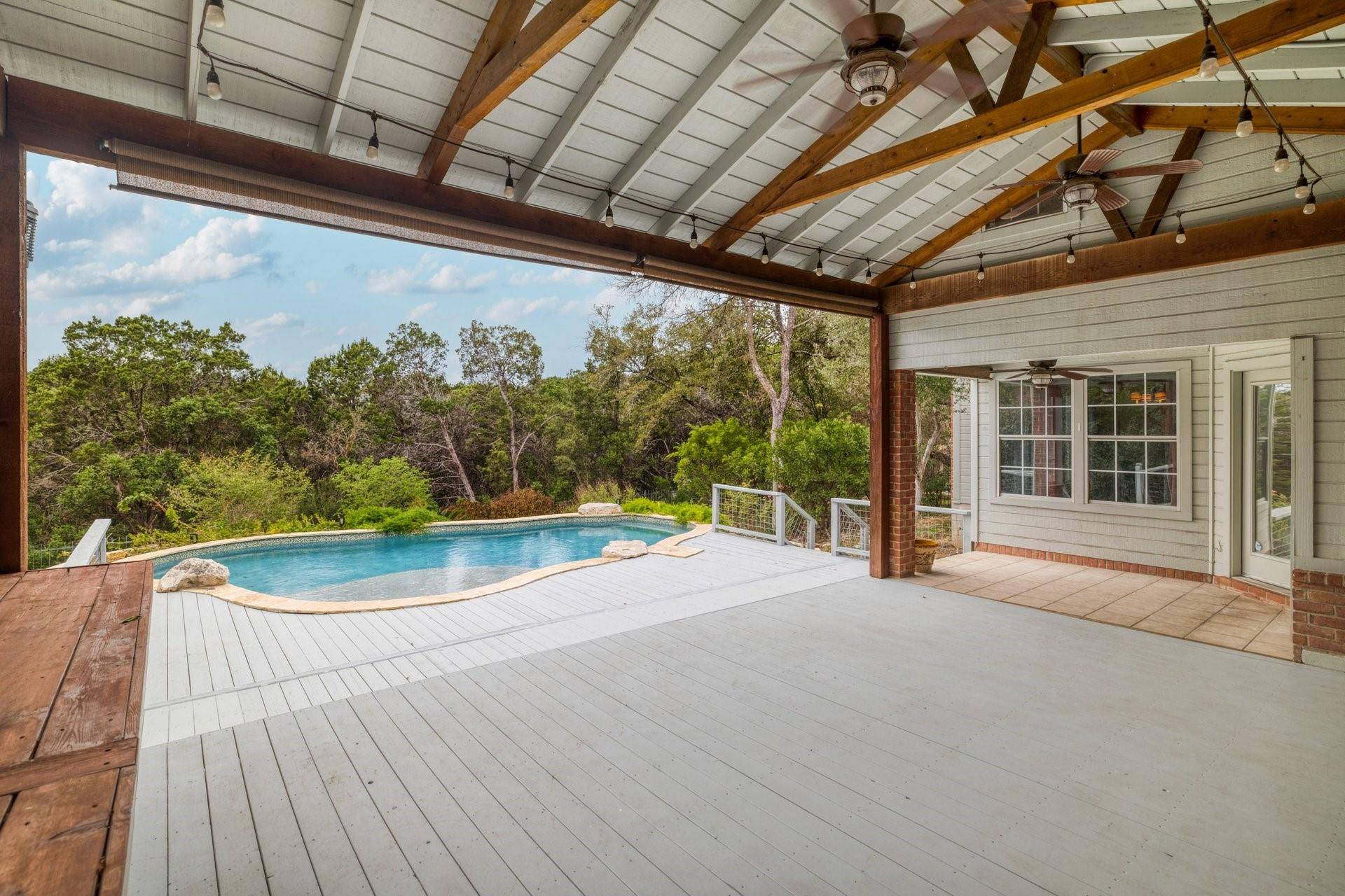 New Braunfels, TX 78130,857 Mission Hills DR