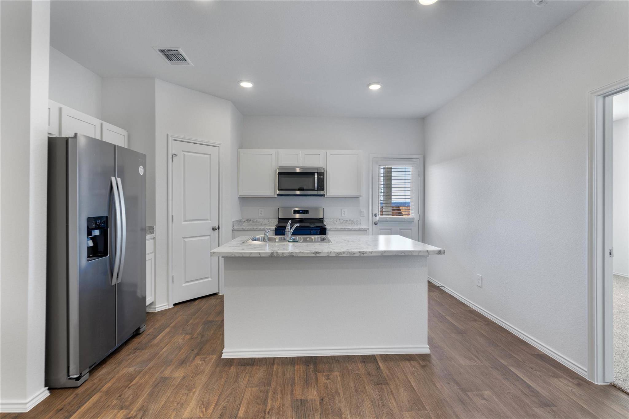Uhland, TX 78640,599 Arnold LOOP #B